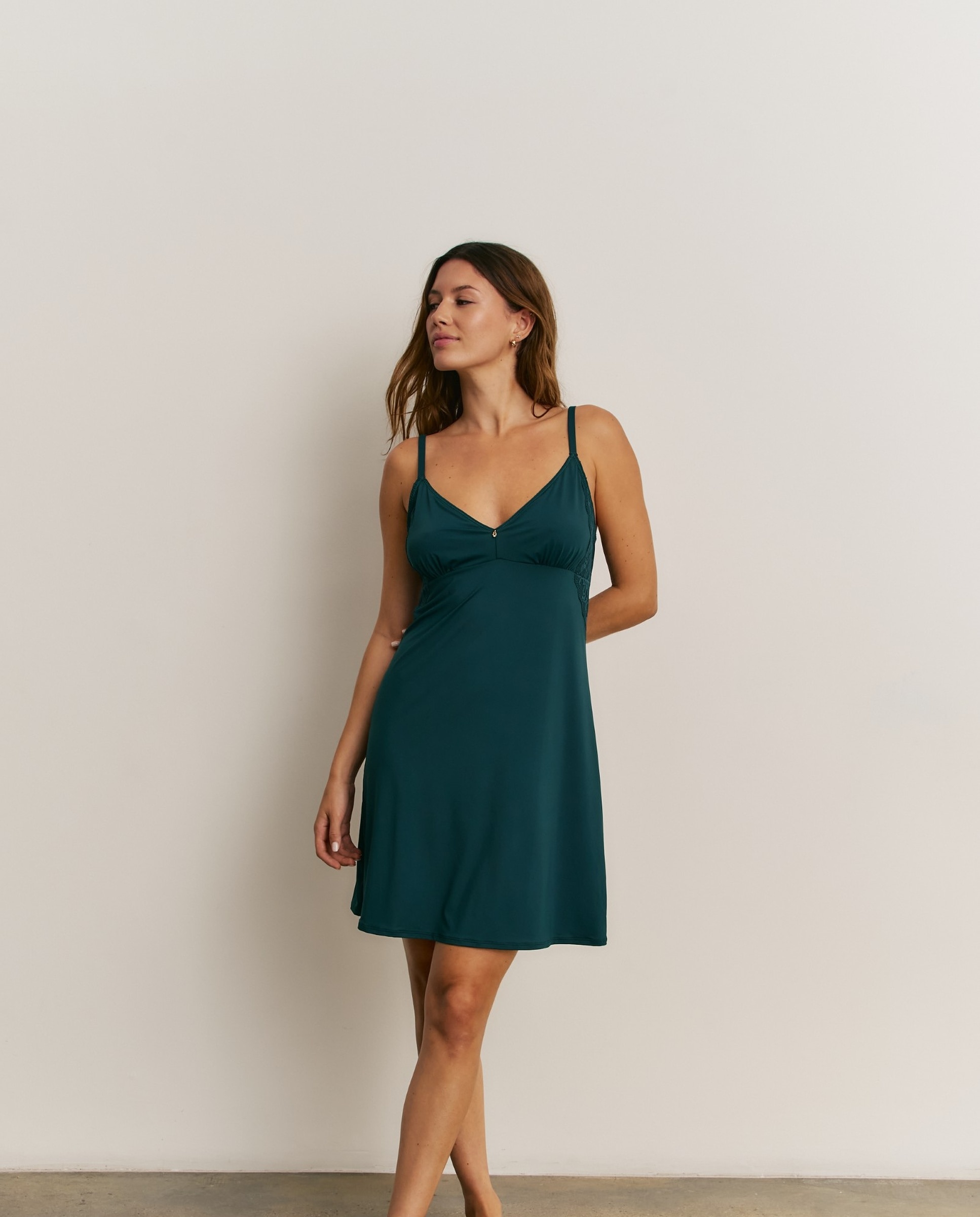 Imagen 1 de Camisón de mujer con encaje y tirantes - Promise - Esmeralda Esmeralda