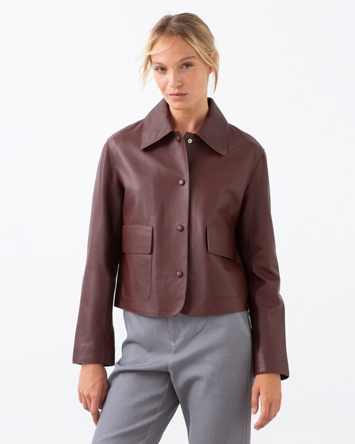 Imagen 0 de Blazer de mujer cuello camisero y piel