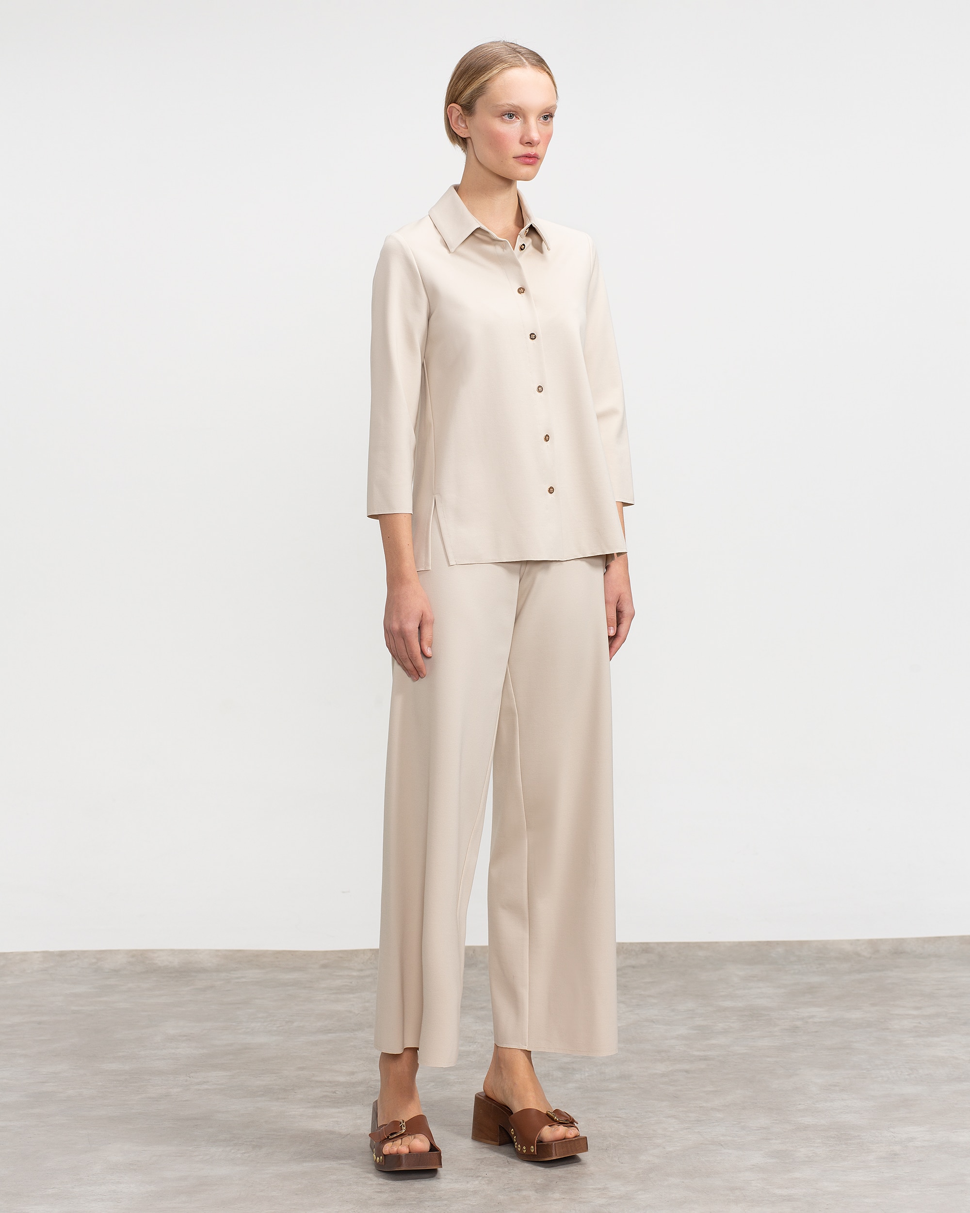 Imagen 0 de Pantalones anchos de mujer ancho tobillero Crema