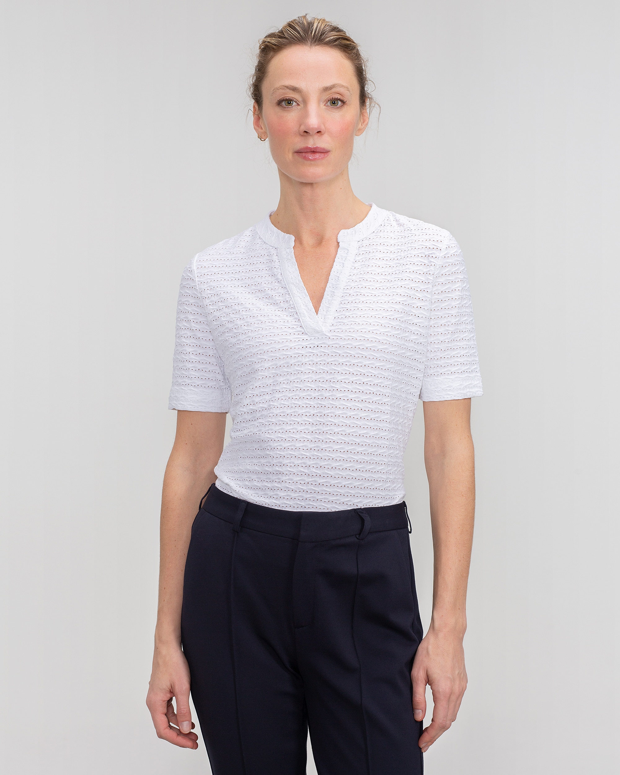 Lasserre - Camiseta de mujer amplia y cuello panadero abierto.