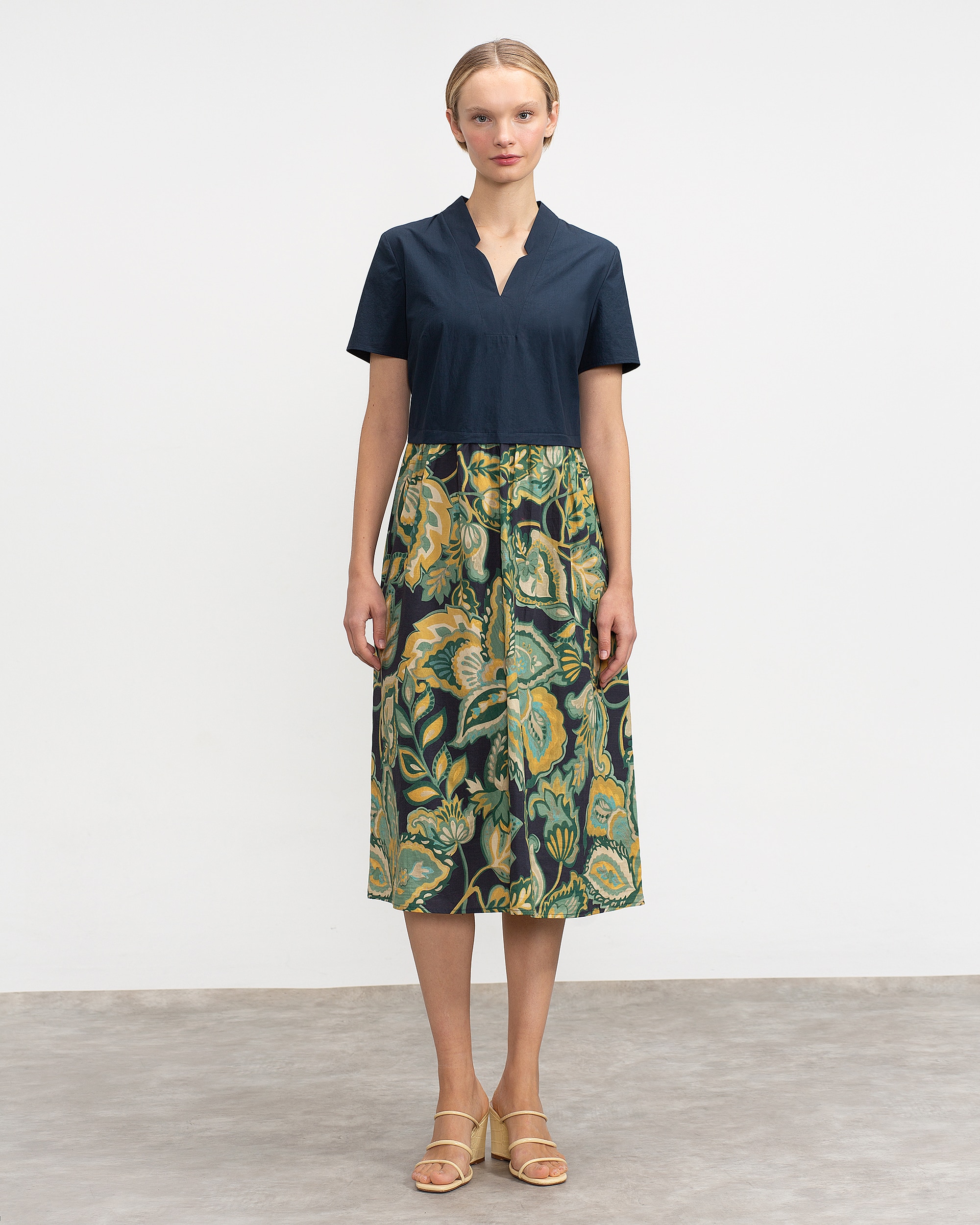Imagen 0 de Vestido corto bicolor camisero Verde / Azul marino