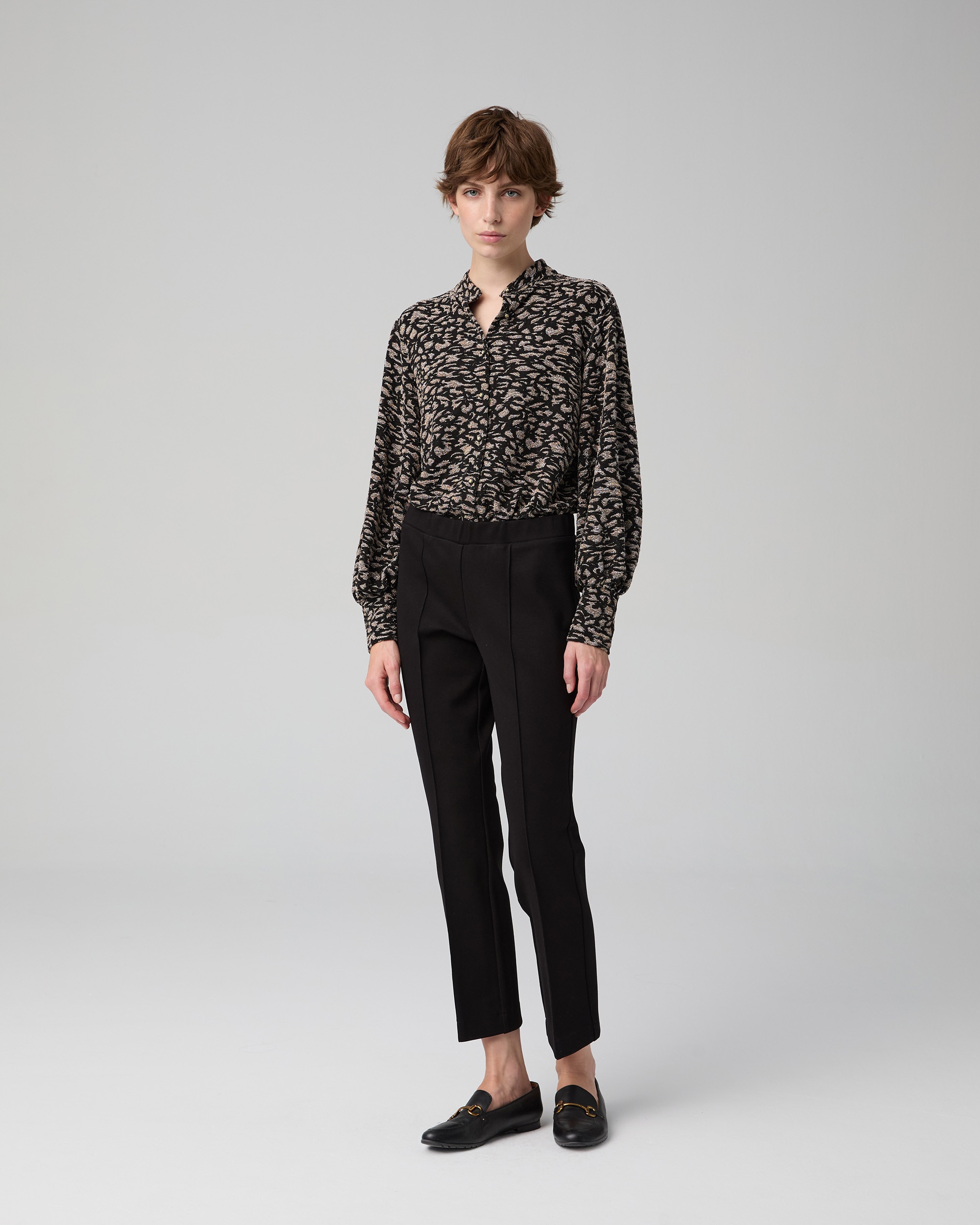 Imagen 0 de Pantalón de mujer con goma y nervio Negro