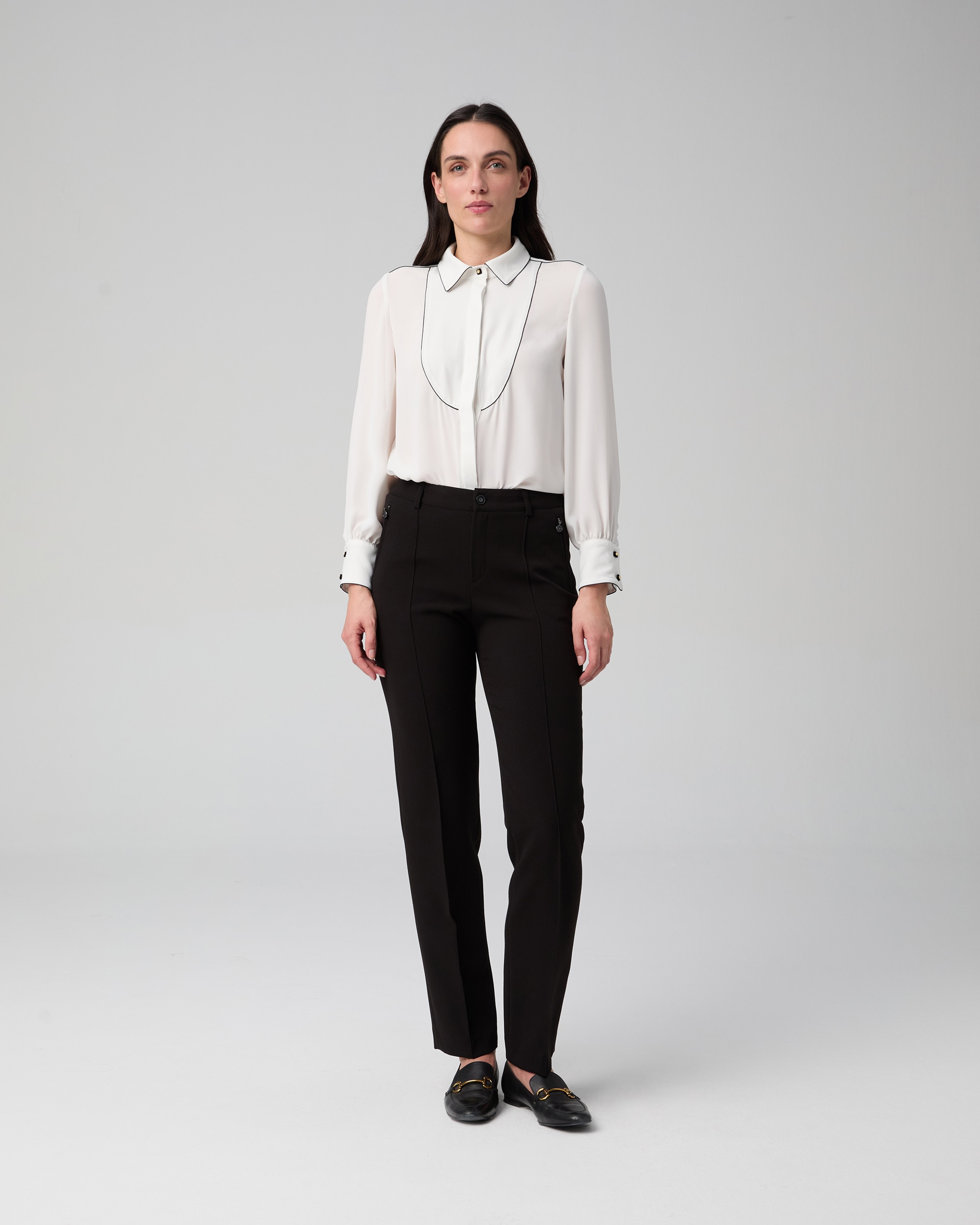 Imagen 0 de Pantalón de mujer recto con nervio delantero Negro