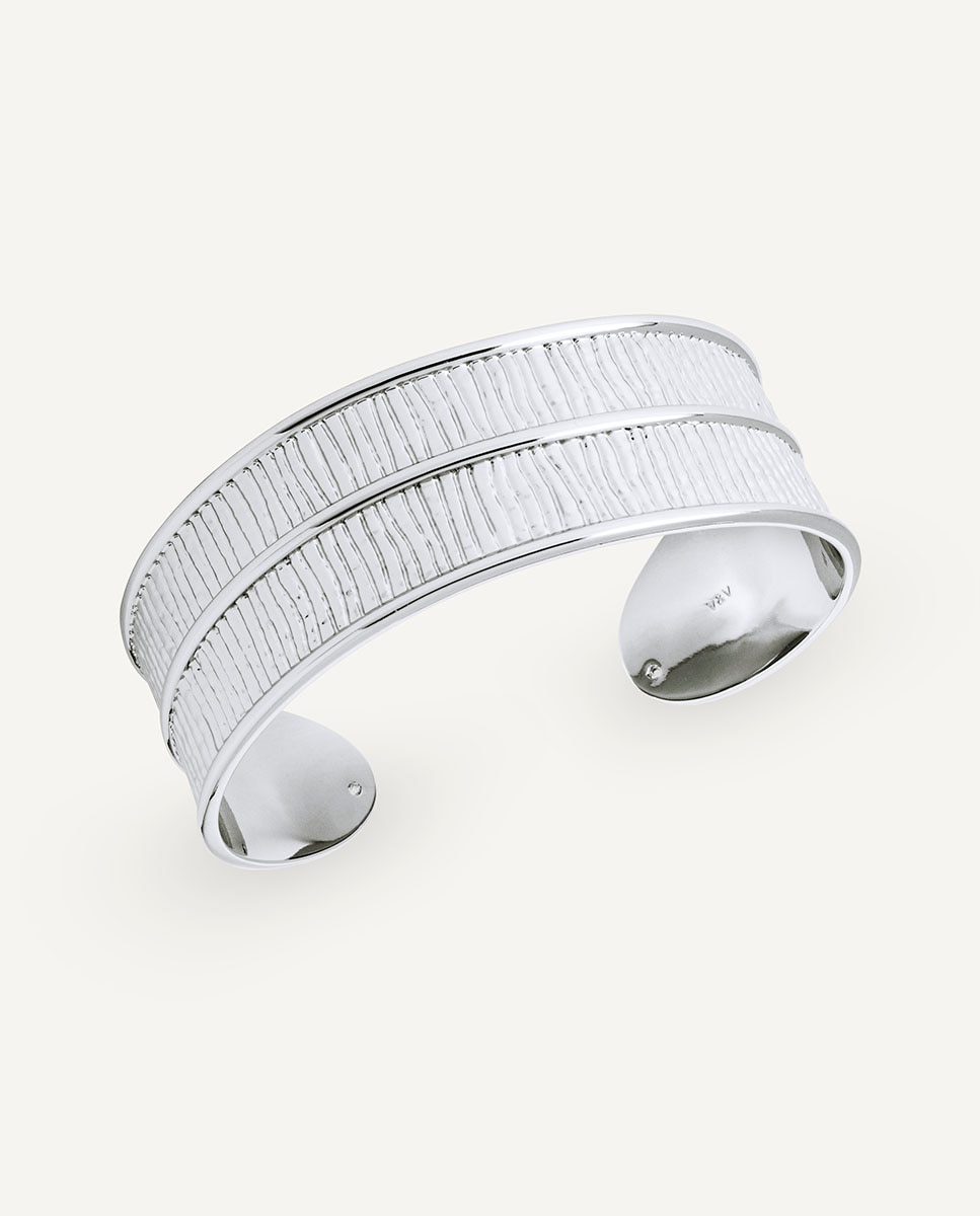 Imagen 0 de Brazalete rígido horizonte bañado en plata de ley 925 Plata