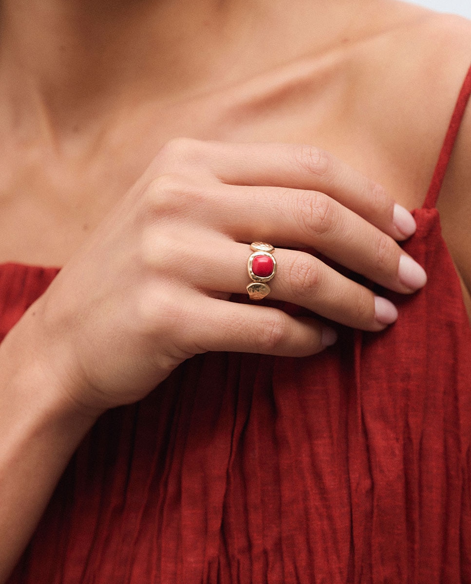 Imagen 2 de Anillo zahara de maría g de jaime bañado en oro de 18 kt con coral sintético - Vidal & Vidal - Rojo Rojo