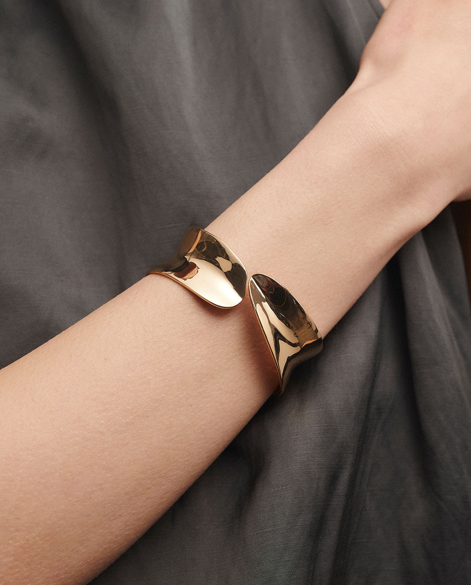 Brazalete ancho rígido plisé bañado en oro de 18 kt - Vidal & Vidal - Dorado Dorado-2