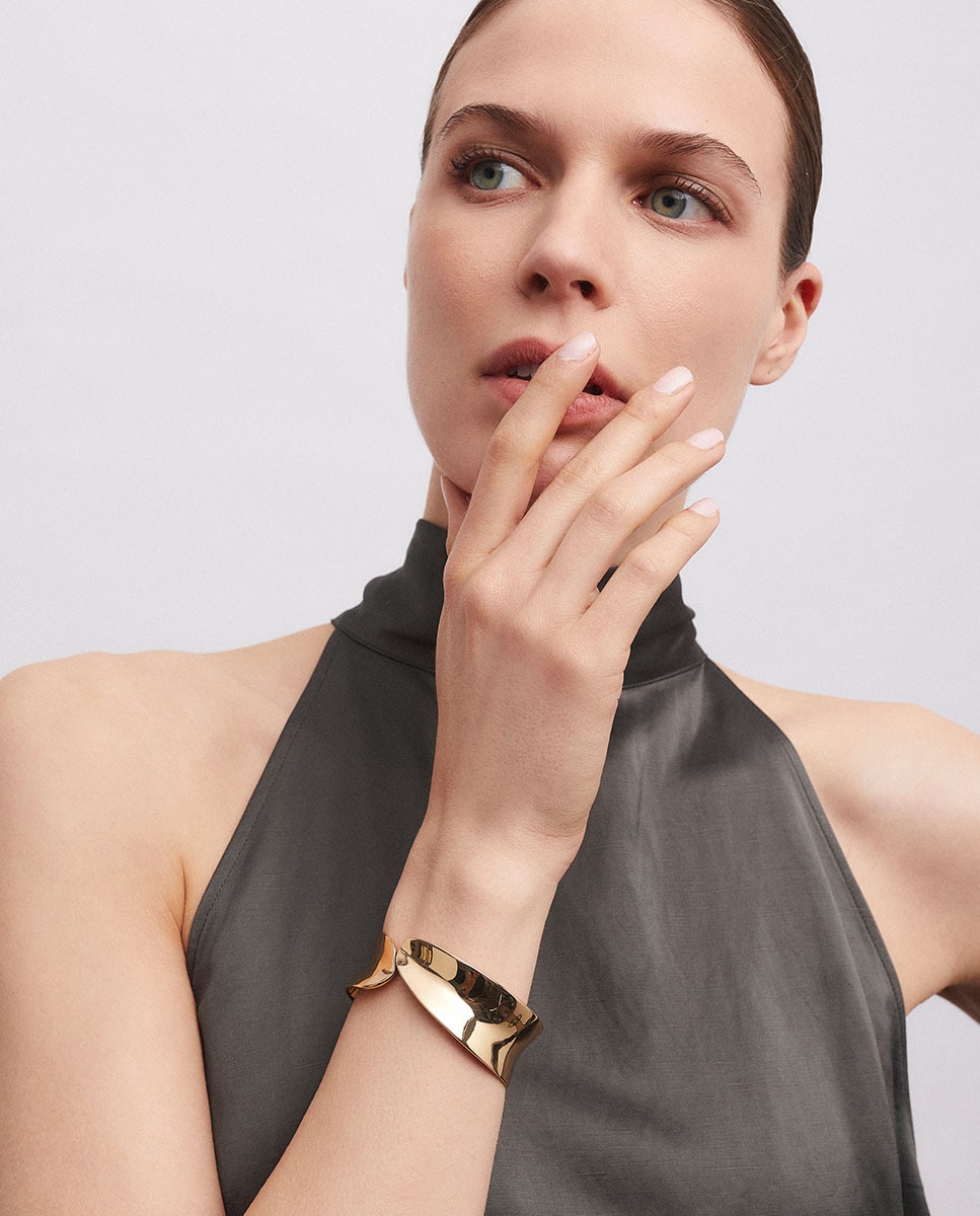 Brazalete ancho rígido plisé bañado en oro de 18 kt - Vidal & Vidal - Dorado Dorado-3