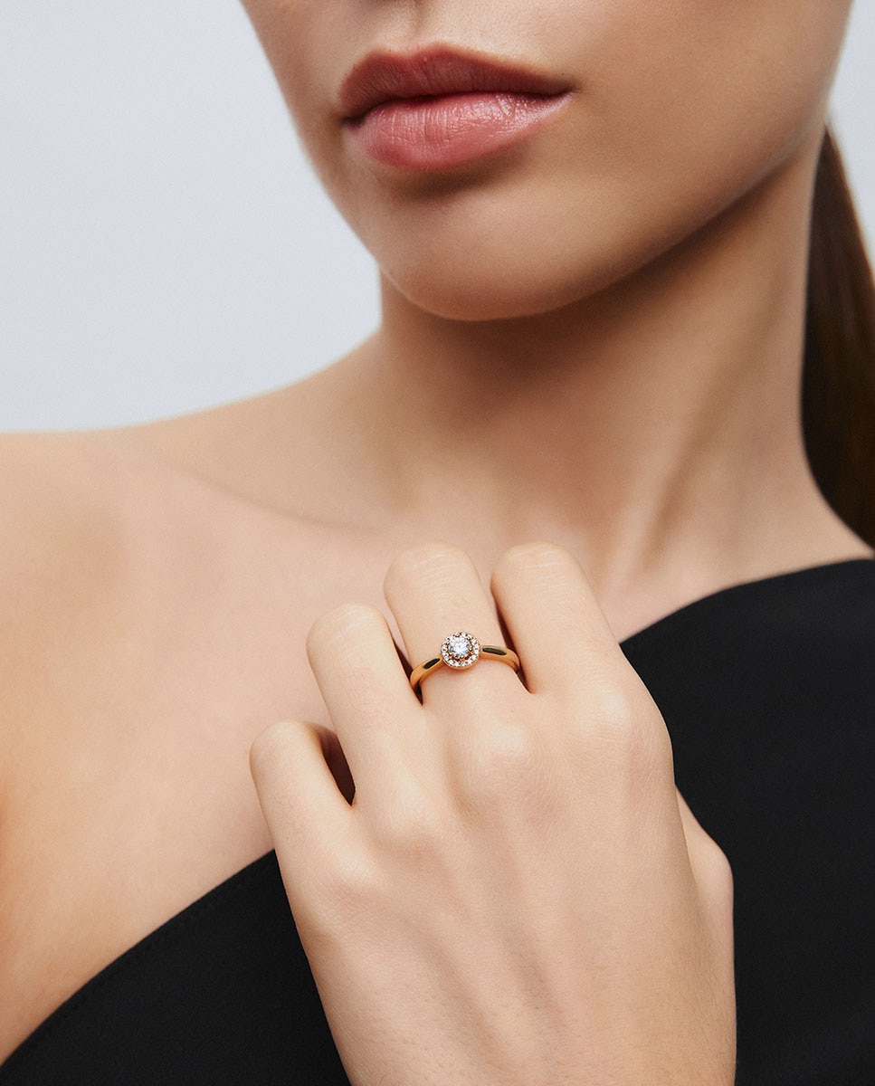 Imagen 2 de Anillo luce liso de plata de ley 925 con baño en oro de 18 kt y circonitas - Vidal & Vidal - Oro Oro
