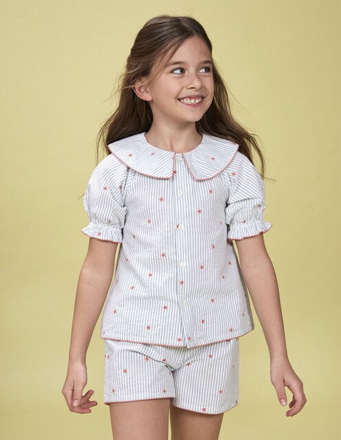 Imagen 0 de Pijama de niña corto de rayas con estrellas en contraste