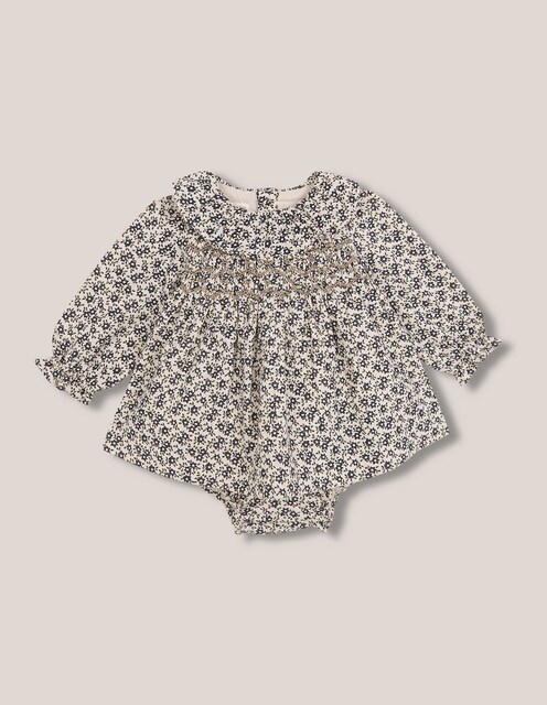 Imagen 0 de Vestido de bebé estampado de florecitas y nido de abeja a mano