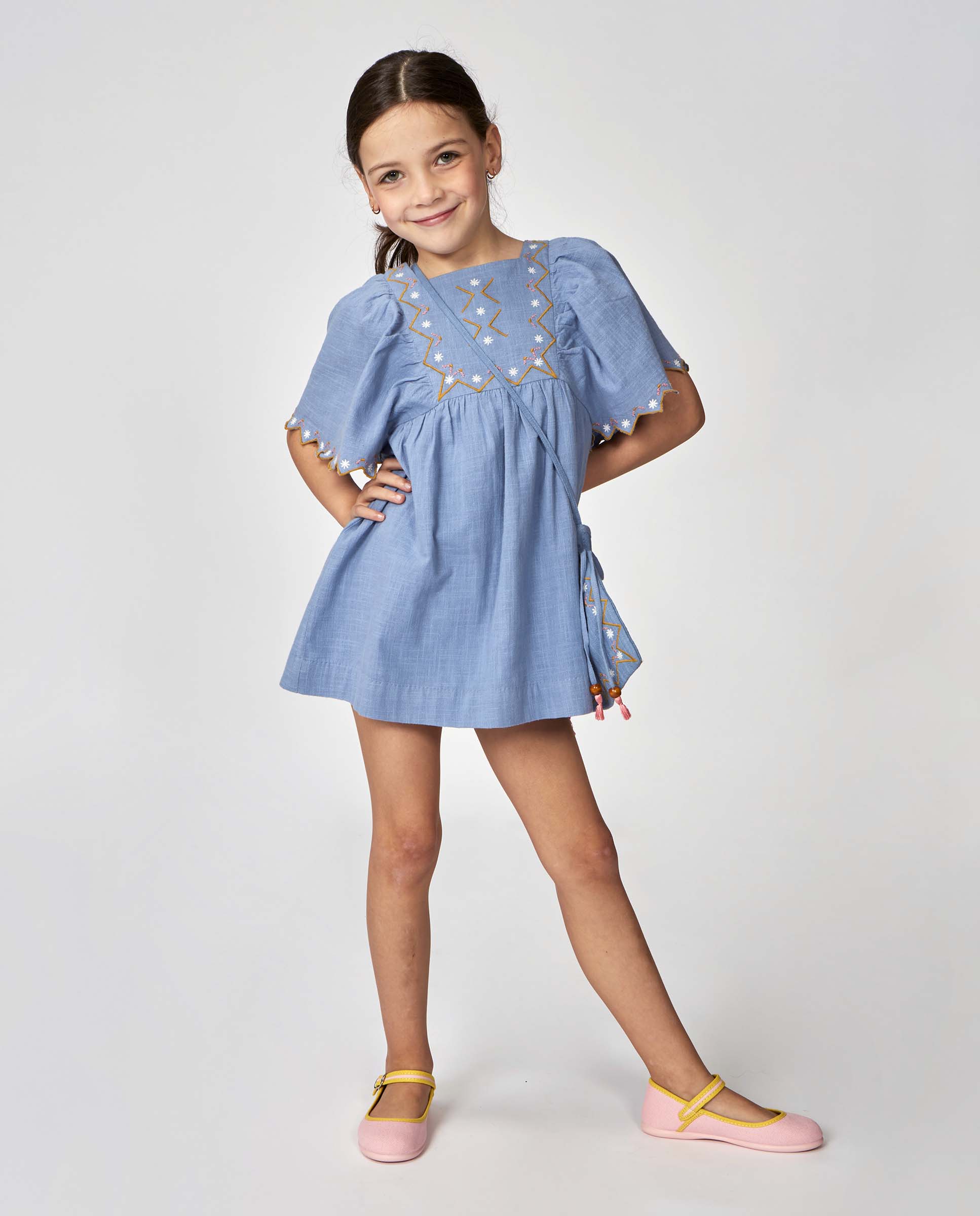 Vestido de niña con bordados - Gocco - Azul claro Azul claro-2
