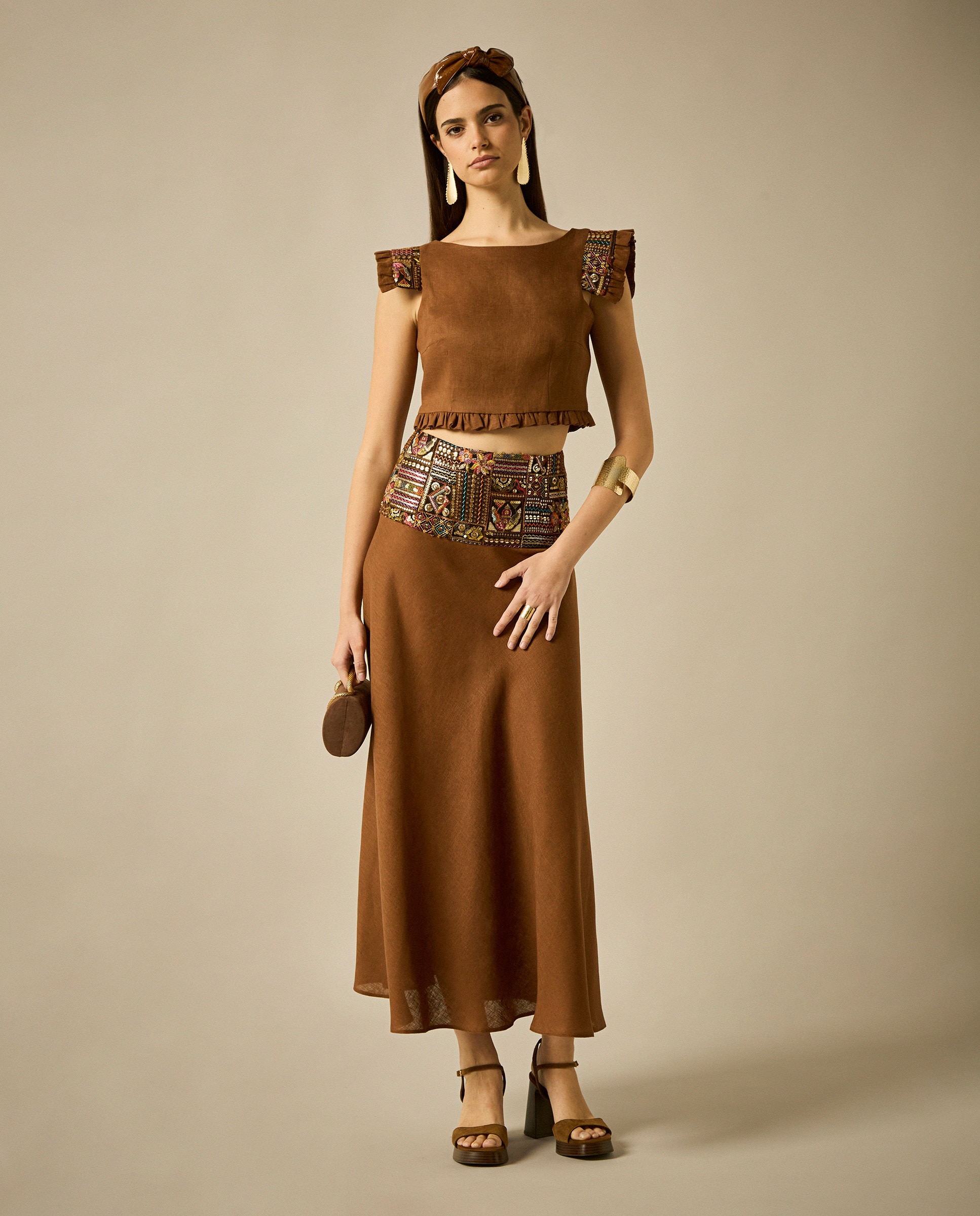 Imagen 0 de Conjunto de top y falda midi al biés Marrón