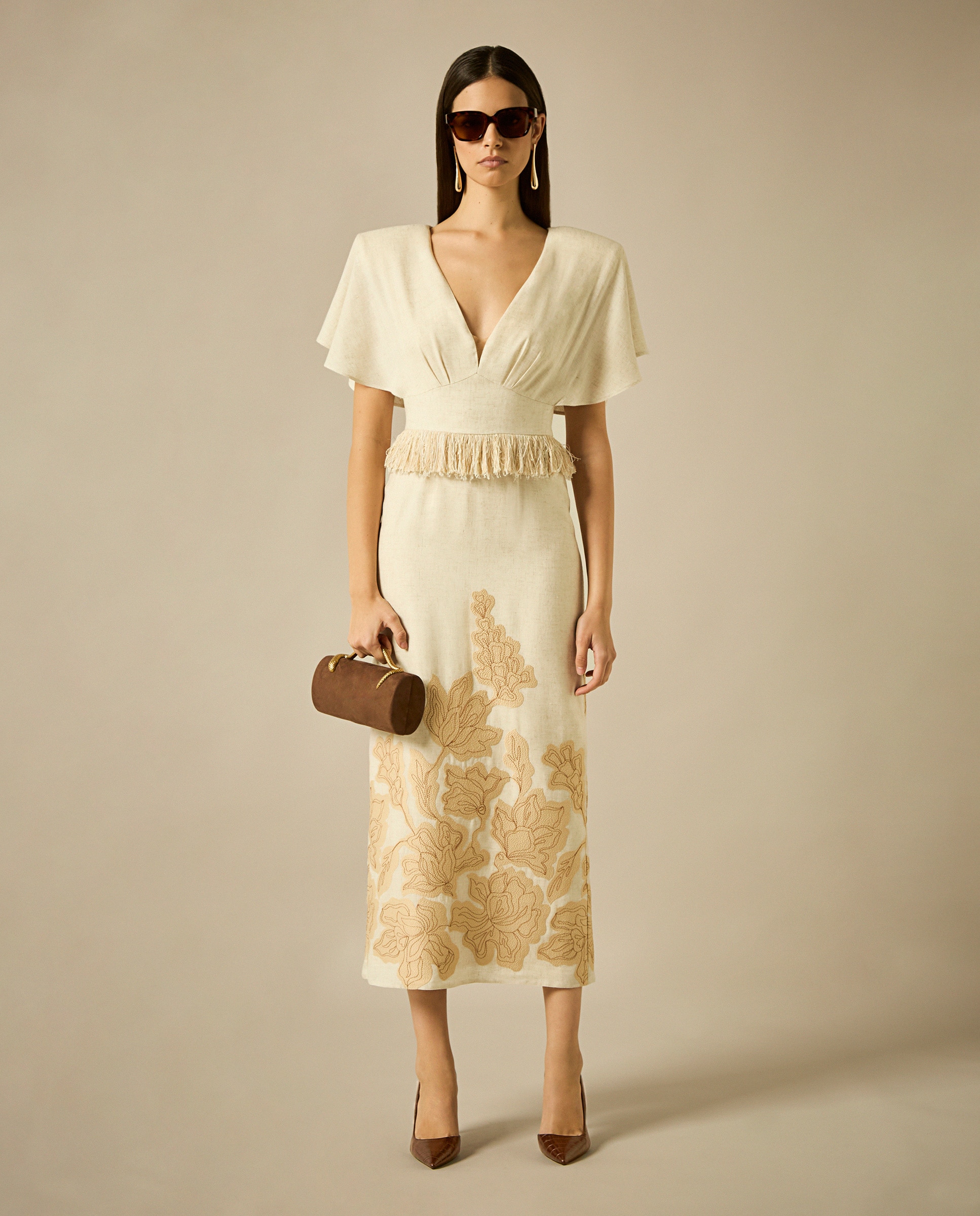 Vestido midi con manga ángel y flecos en cintura y cenefa bordada en el bajo de la falda - Sonia Peña - Beige Beige-1