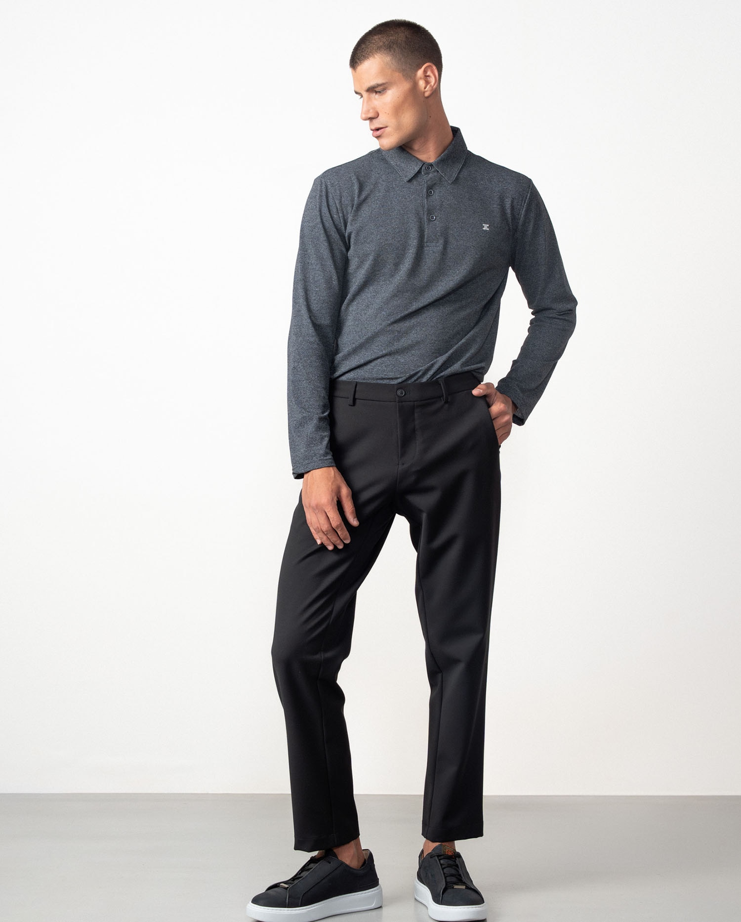 Etiem - Chino de hombre de punto técnico.