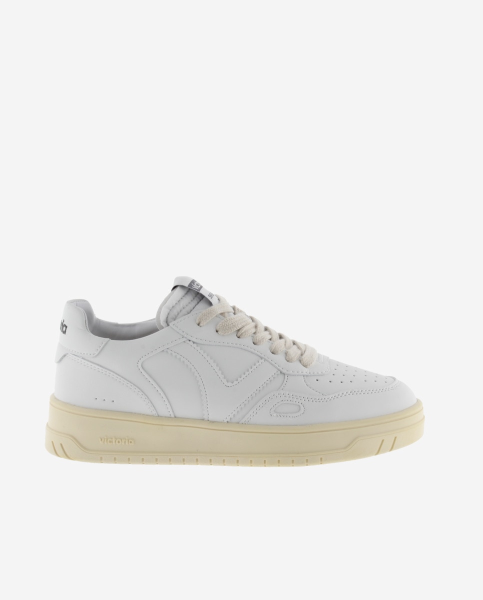 Victoria - Deportivas hombre blanco monocromo con puntera perforada.