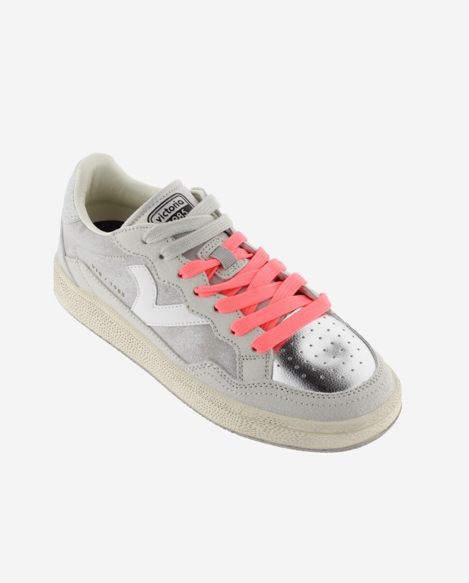 Zapatillas deportivas de mujer de piel con piezas de glitter y metalizadas - Victoria - Plata Plata-3