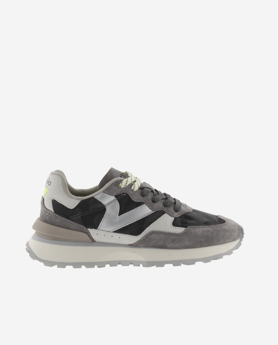 Victoria - Zapatillas deportivas unisex camuflaje con piezas de piel y serraje y suela dentada.