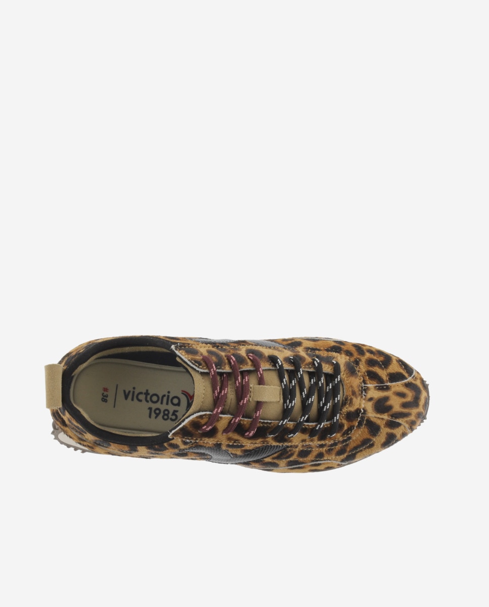 Imagen 4 de Zapatillas deportivas de mujer de piel con pelo animal print y logotipo metalizado - Victoria - Beige Beige