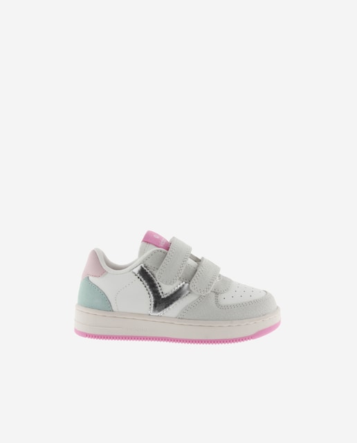 Imagen 0 de Zapatillas deportivas de niños con piezas de color y serraje y tiras adherentes