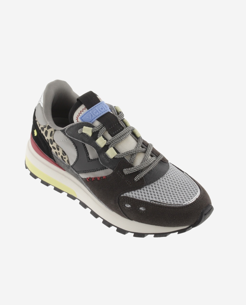 Zapatillas deportivas de mujer de nylon con piezas de serraje y suela dentada - Victoria - Negro Negro-3