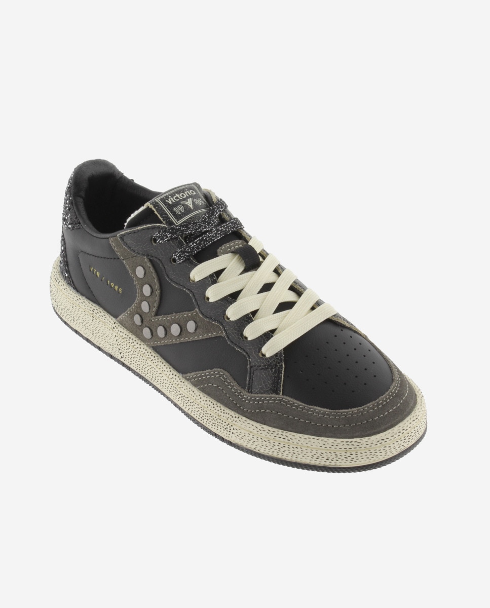Zapatillas deportivas de mujer de piel con piezas metalizadas y logotipo con tachuelas - Victoria - Negro Negro-3