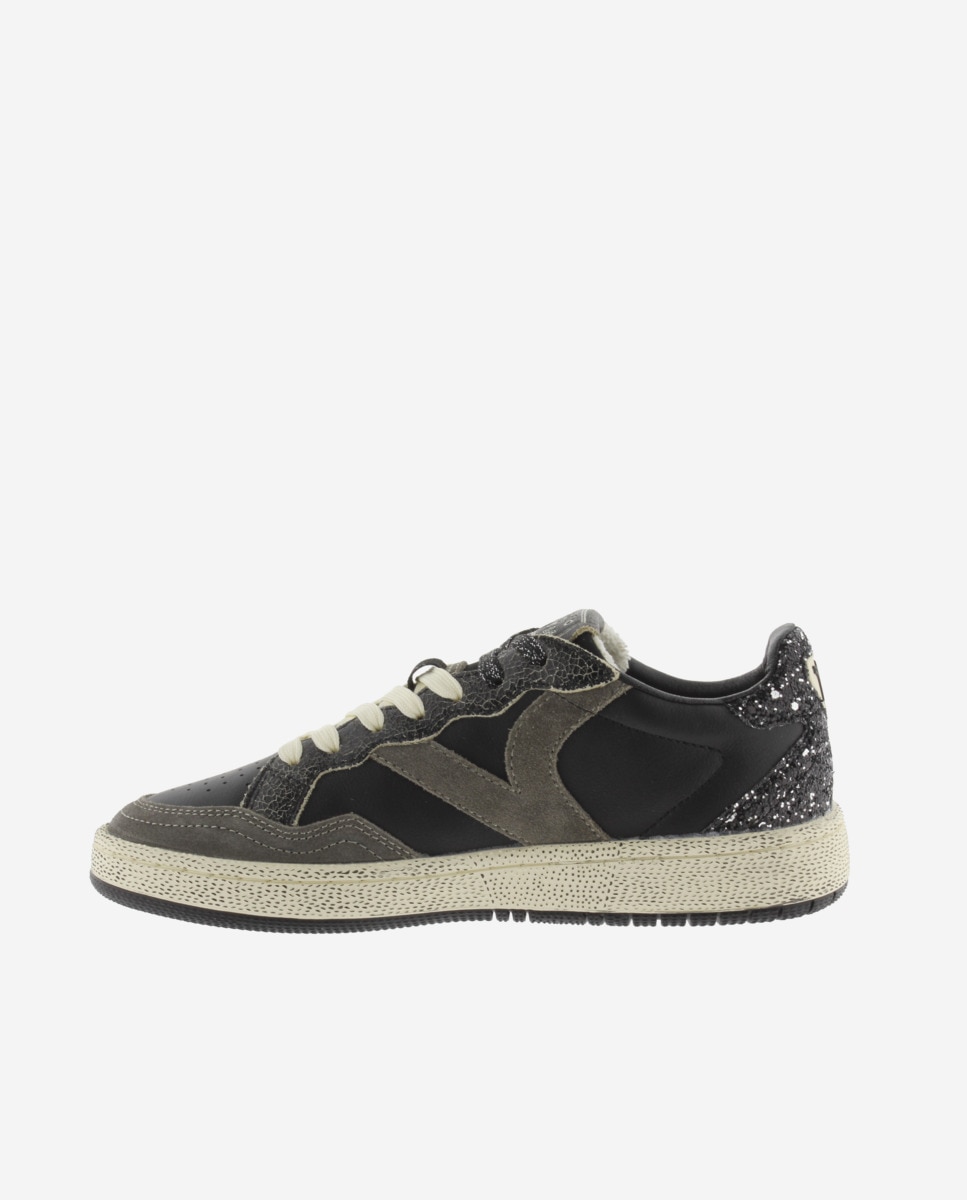 Zapatillas deportivas de mujer de piel con piezas metalizadas y logotipo con tachuelas - Victoria - Negro Negro-2