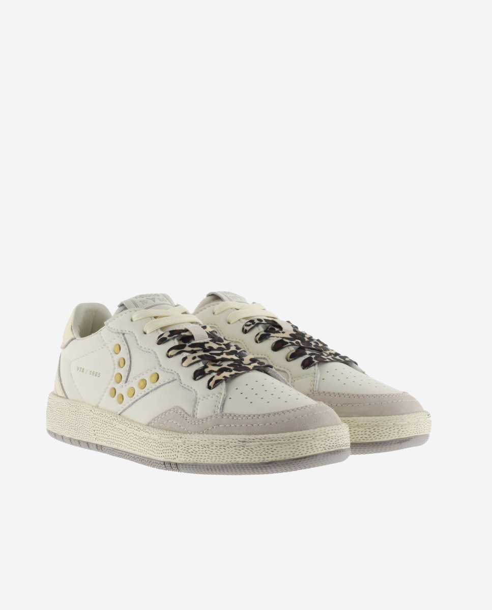 Zapatillas deportivas de mujer de piel con piezas metalizadas y logotipo con tachuelas - Victoria - Crema Crema-5