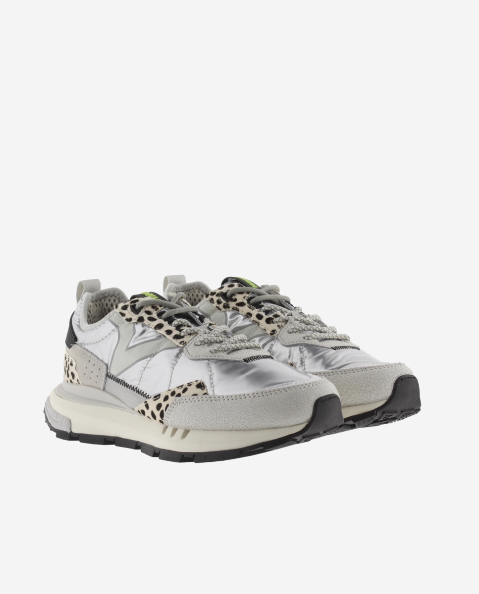 Zapatillas deportivas de mujer metalizadas con piezas de serraje y animal print - Victoria - Plata Plata-5