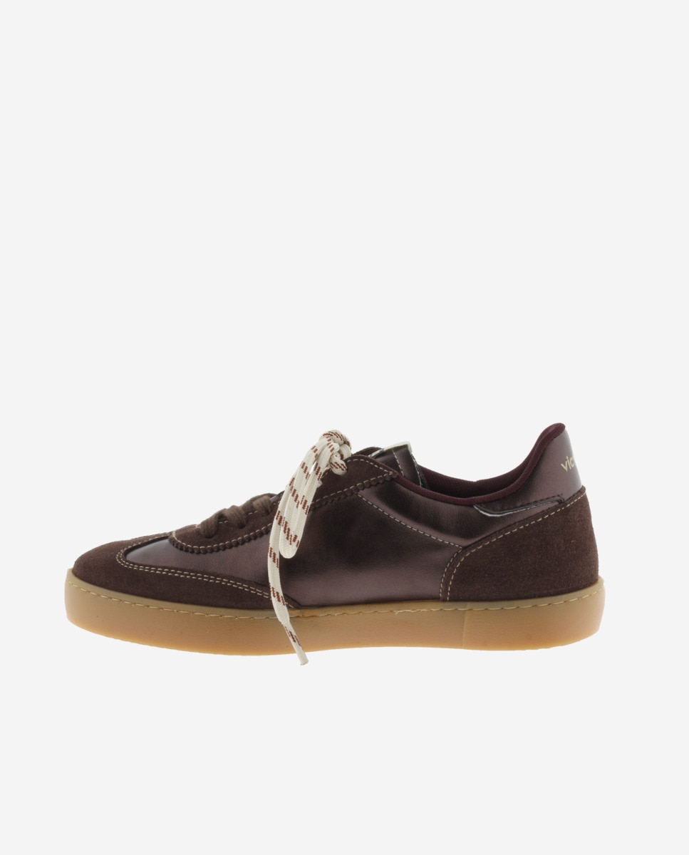 Zapatillas deportivas de mujer metalizadas con piezas de serraje al tono y suela caramelo - Victoria - Moka Moka-2