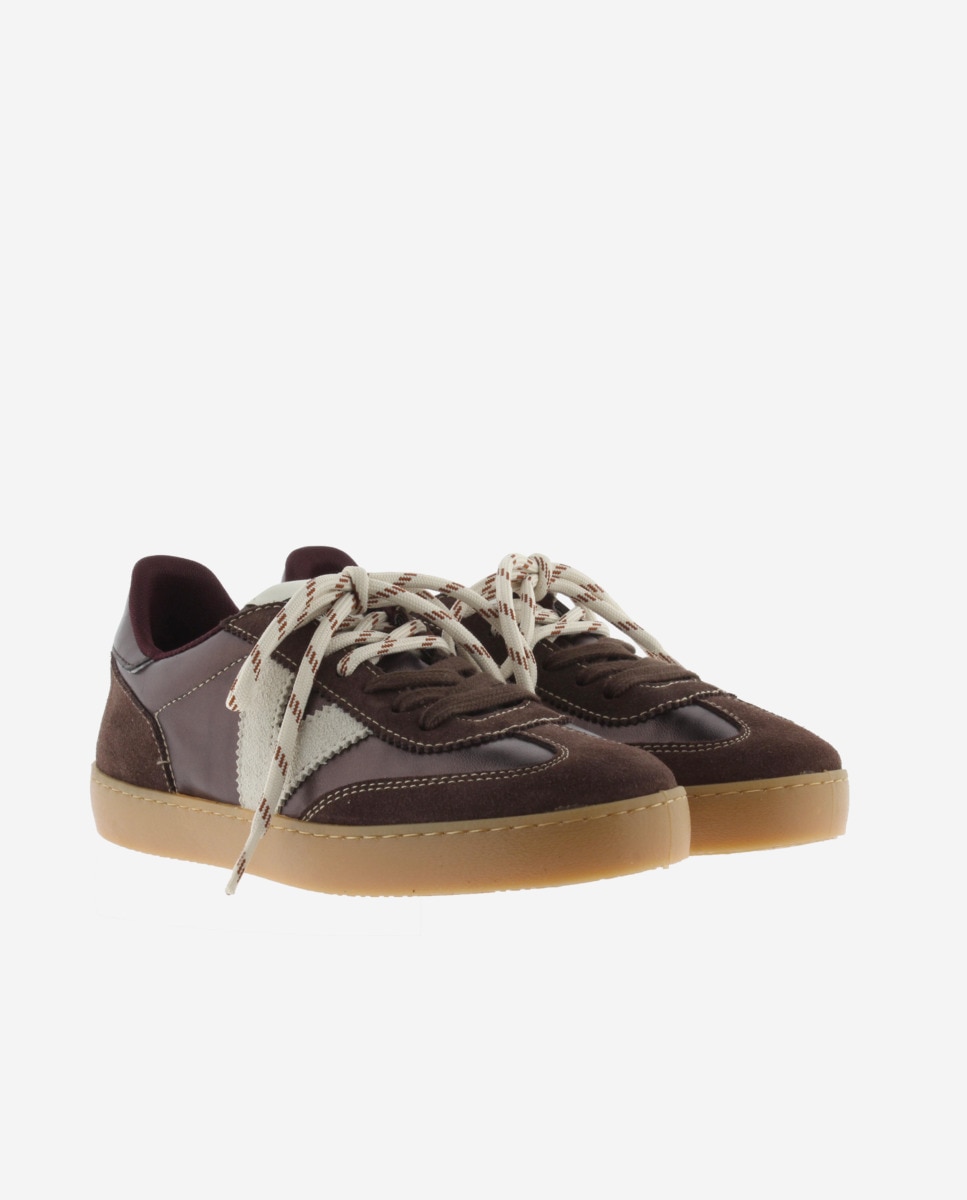 Zapatillas deportivas de mujer metalizadas con piezas de serraje al tono y suela caramelo - Victoria - Moka Moka-5