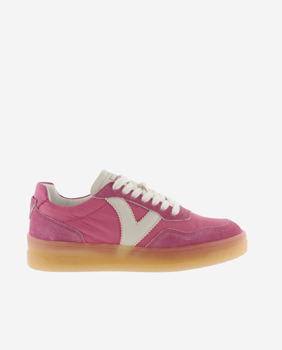 Victoria - Zapatillas deportivas unisex de nylon con piezas de serraje al tono y suela caramelo.