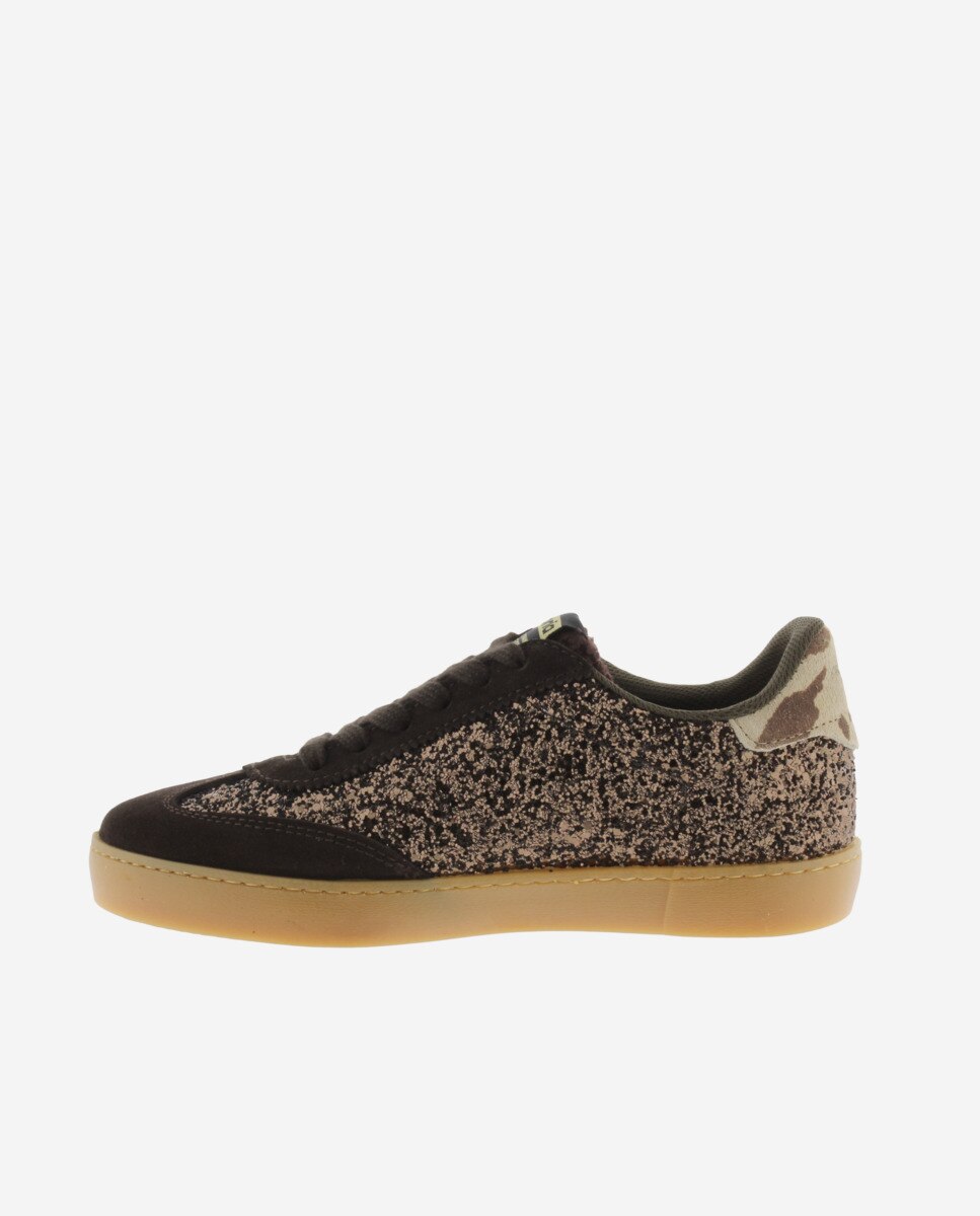 Victoria - Zapatillas deportivas de mujer de glitter con piezas fantasía y de serraje y suela caramelo.