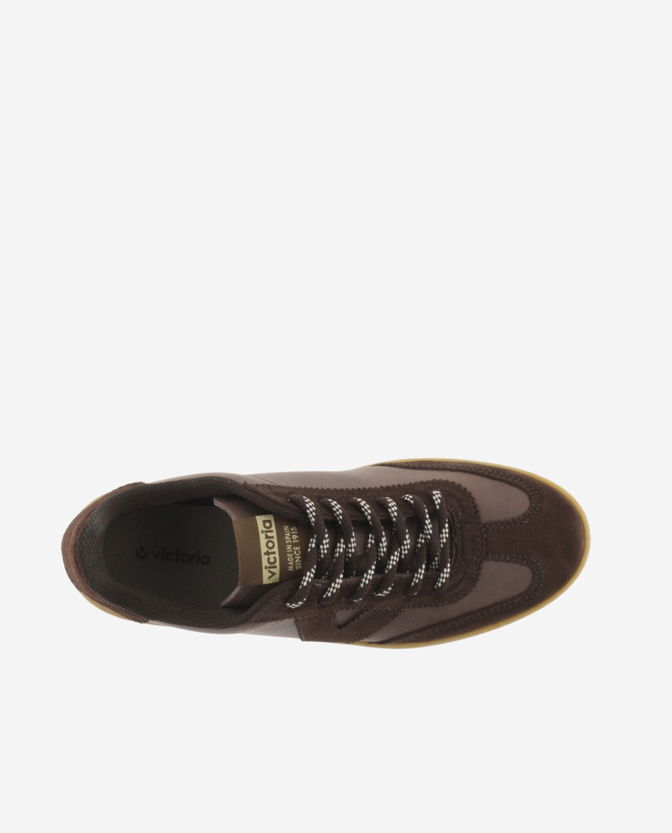 Zapatillas deportivas unisex de piel con piezas de serraje al tono y suela caramelo - Victoria - Marrón Marrón-4