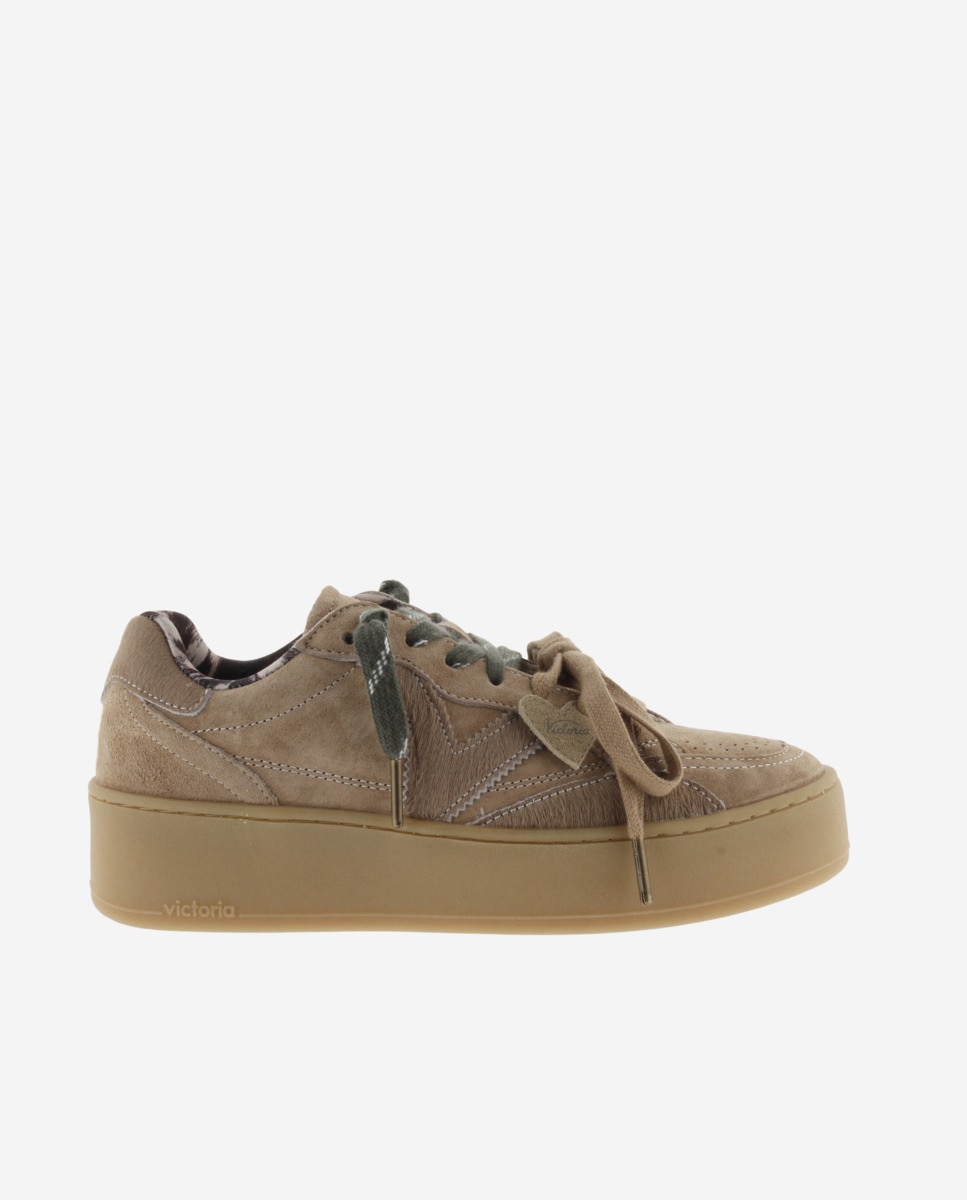 Imagen 0 de Zapatillas plataforma de mujer de serraje con detalles y doble cordón Beige