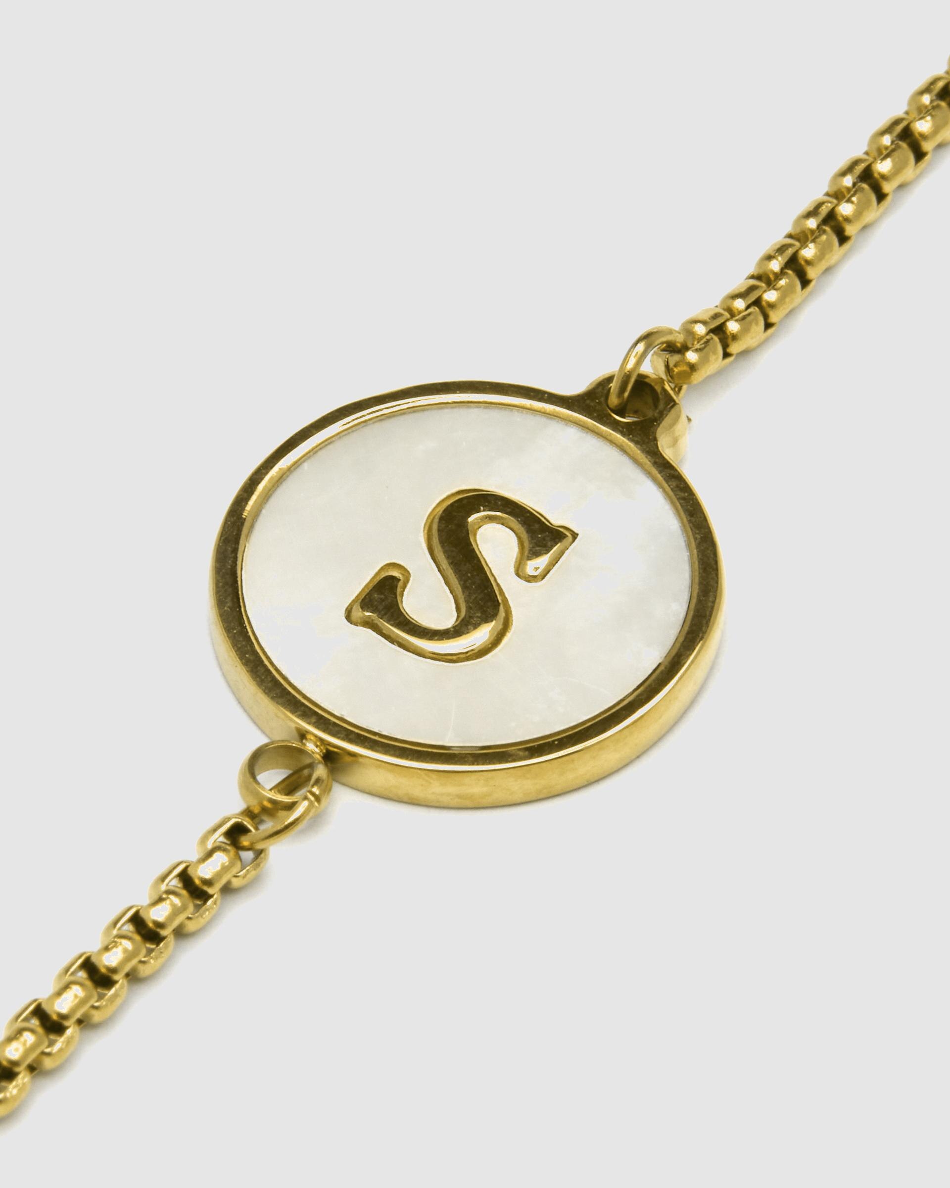 Pulsera con charms letras acabada en oro de 18 quilates con madreperla blanca - Luxenter - Oro Oro-6
