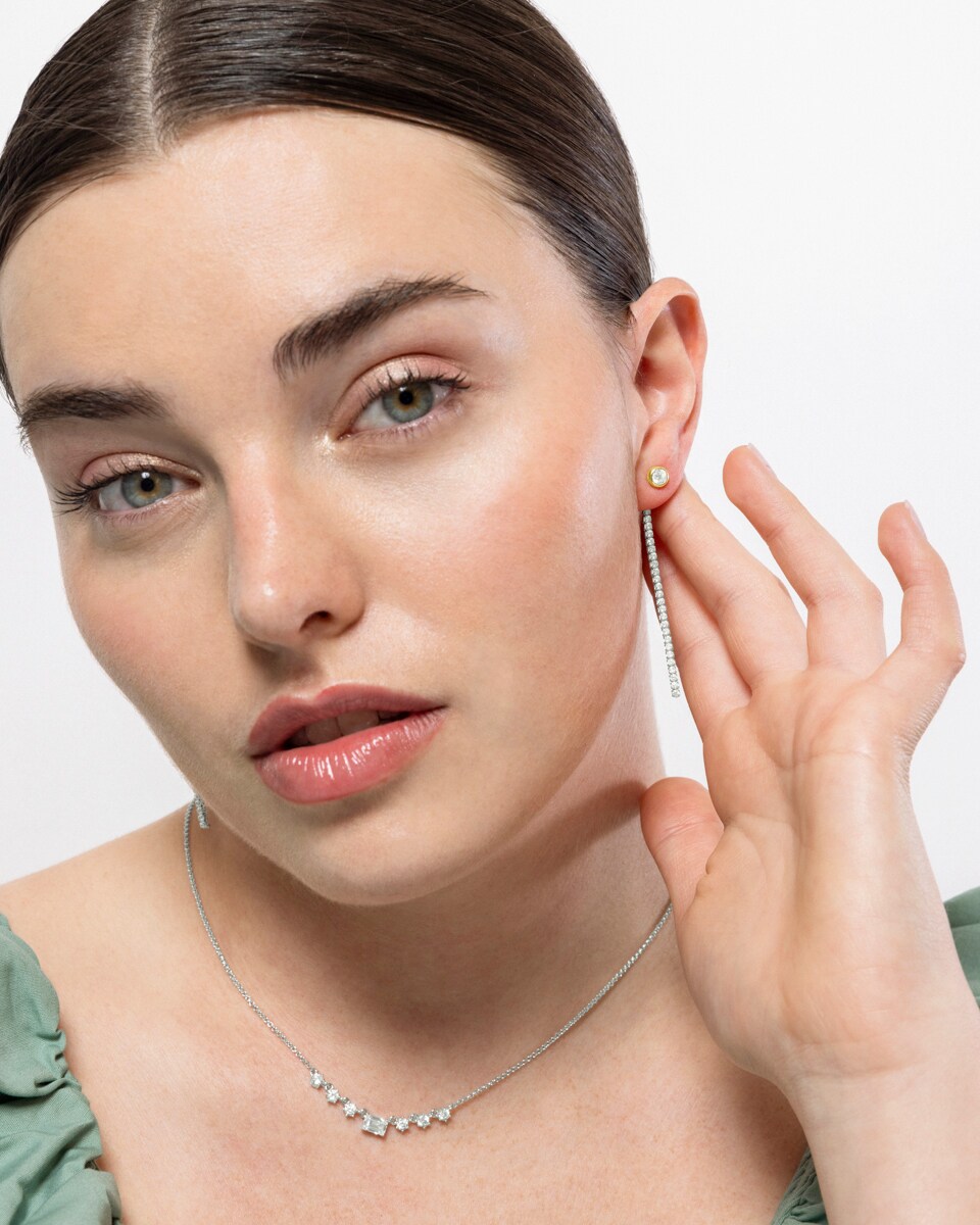 Pendientes Trendy acabado en oro de 18k con circonita brillante Blanco-3