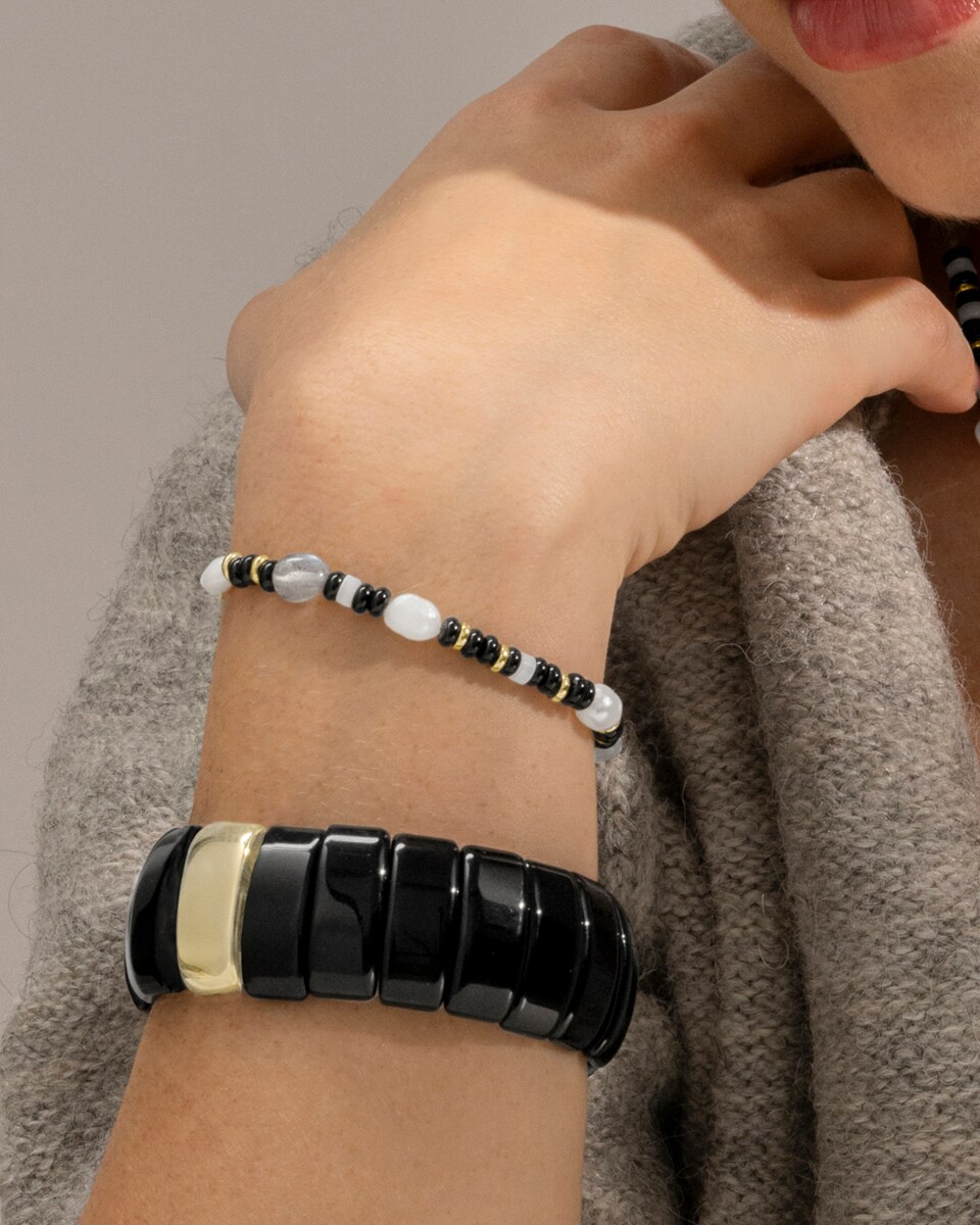 Pulsera Trendy acabada en oro amarillo de 18k con onix Negro-4