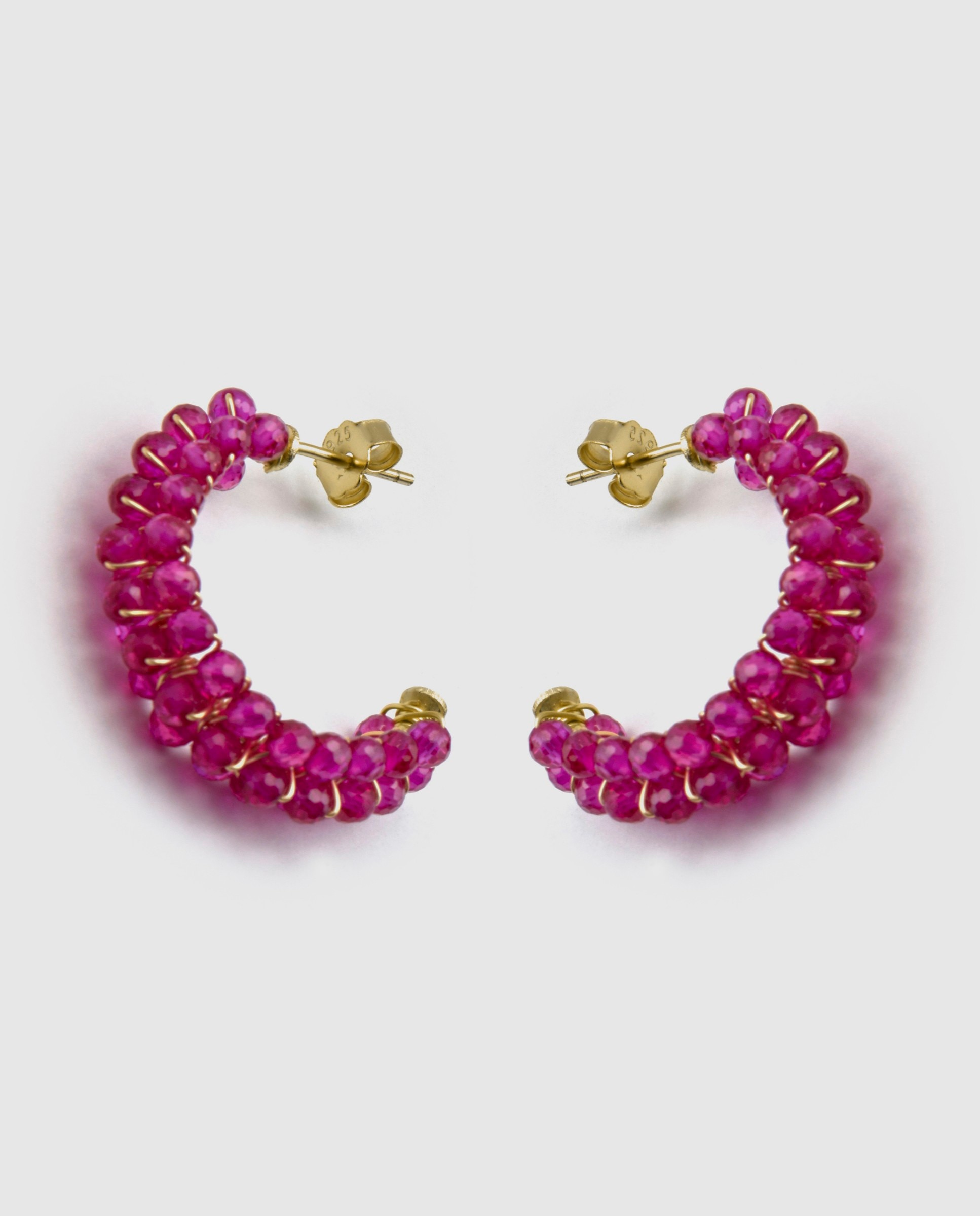Imagen 3 de Pendientes de aro trendy de plata de ley 925 acabados en oro amarillo de 18 quilates con cristal rosa - Luxenter - Rojo Rojo