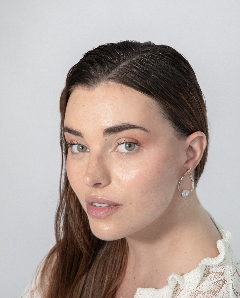 Pendientes África acabados en  oro amarillo de 18k con circonita blanca Blanco-3