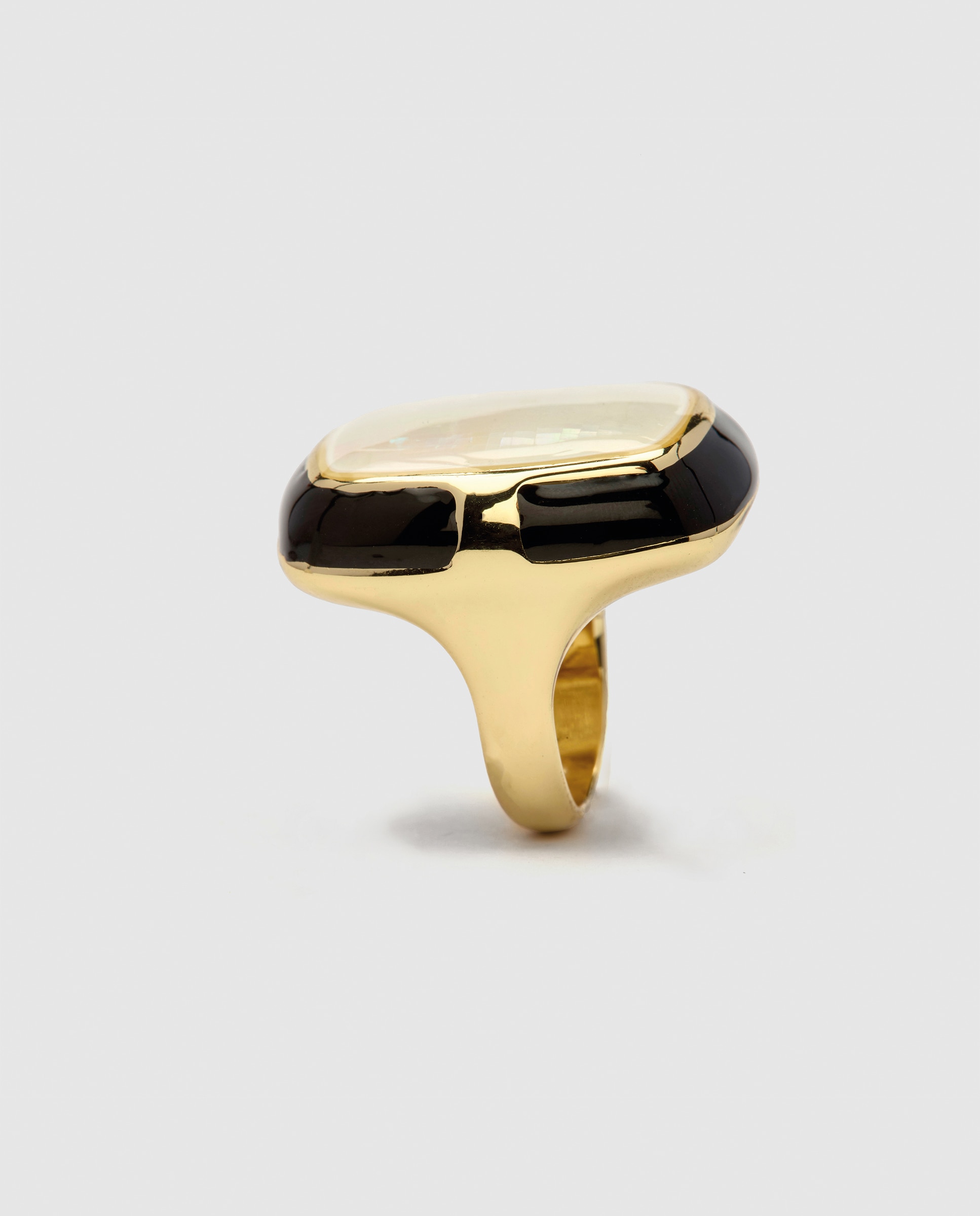 Imagen 3 de Anillo africa con madreperla blanca y lacado negro acabado en oro amarillo de 18k - Luxenter - Dorado Dorado