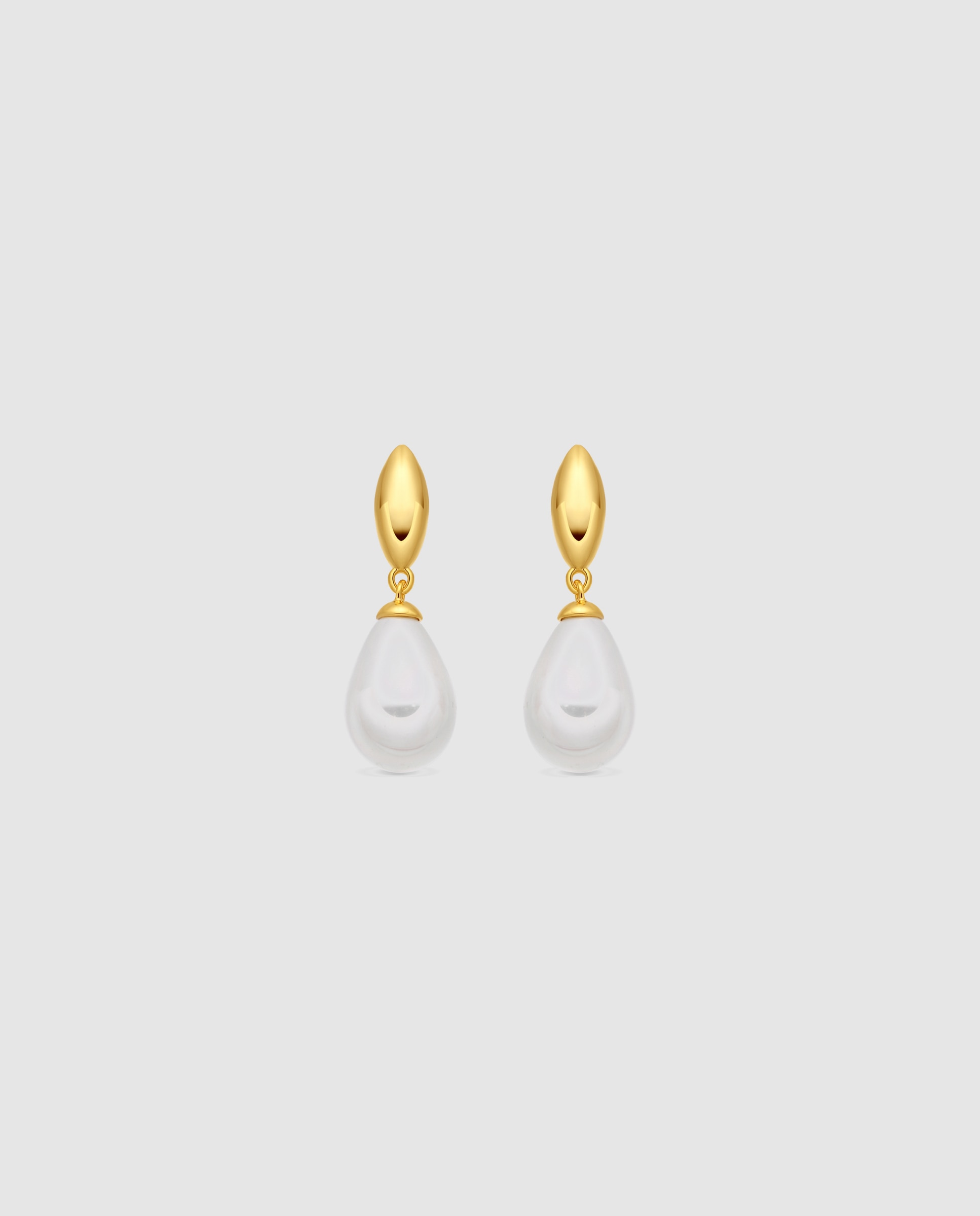 Pendientes basic con perla blanca acabados en oro amarillo de 18k - Luxenter - Dorado Dorado-1