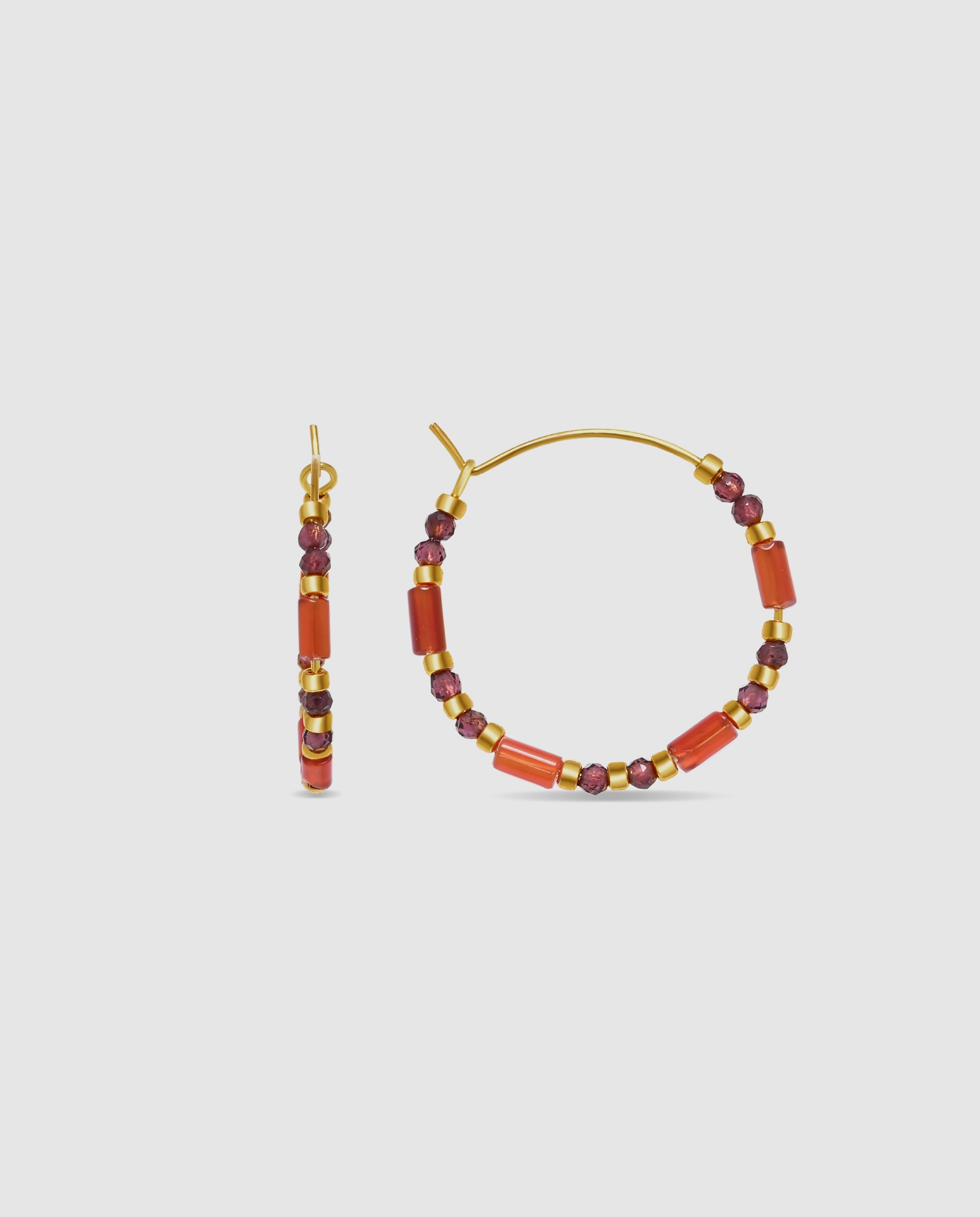 Imagen 0 de Pendientes africa con coral acabados en oro de 18k Rojo