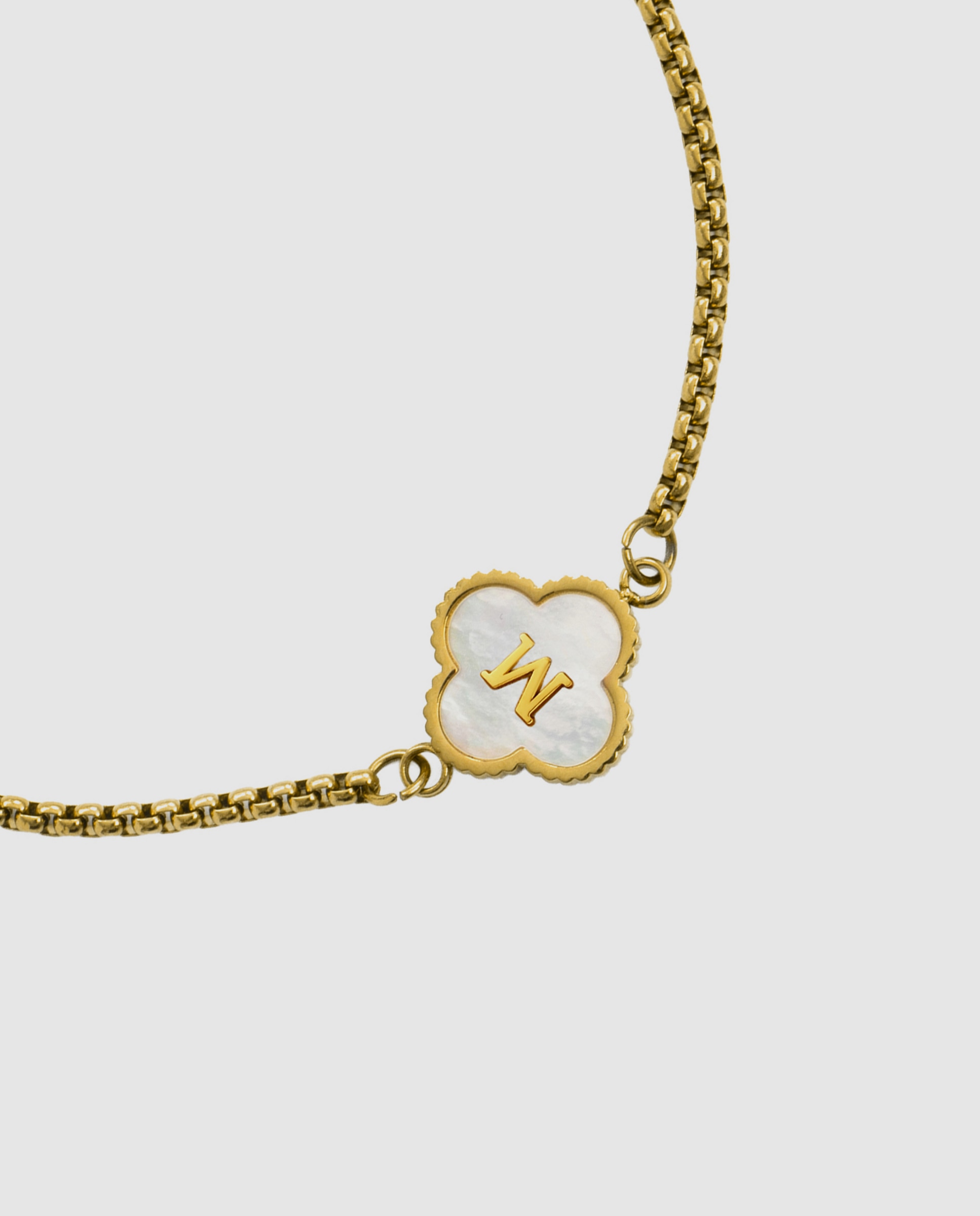 Pulsera de cadena letras de acero con madreperla acabada en oro de 18k - Luxenter - Blanco Blanco-6