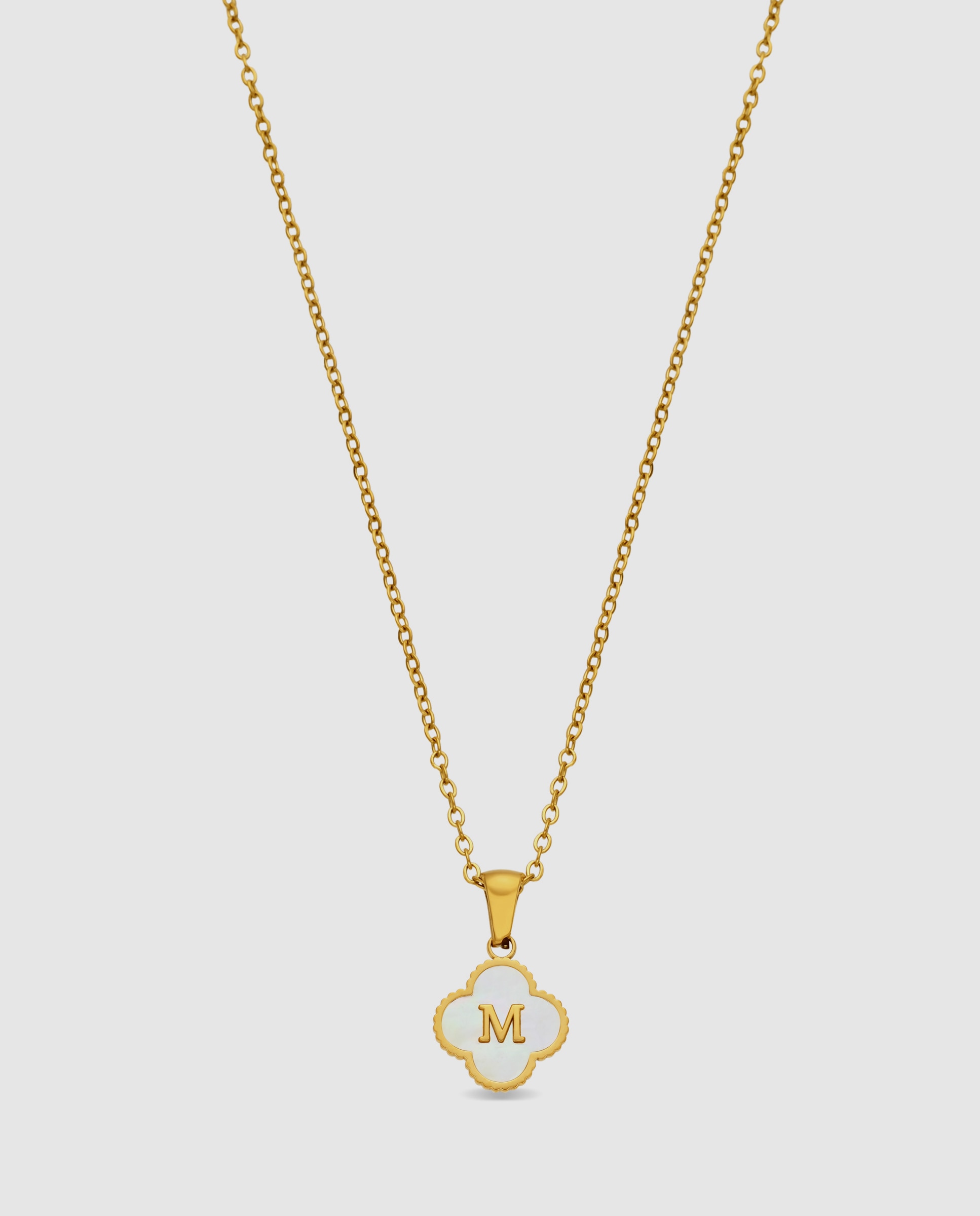 Imagen 0 de Collar letras de acero con madreperla acabado en oro de 18k Blanco