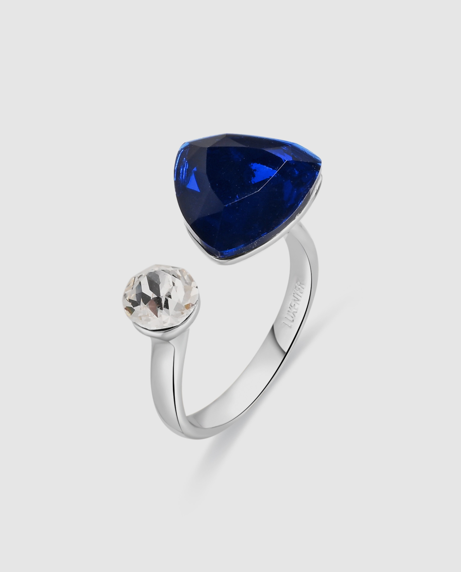 Imagen 0 de Anillo africa con circonita zafiro acabado en rodio Azul
