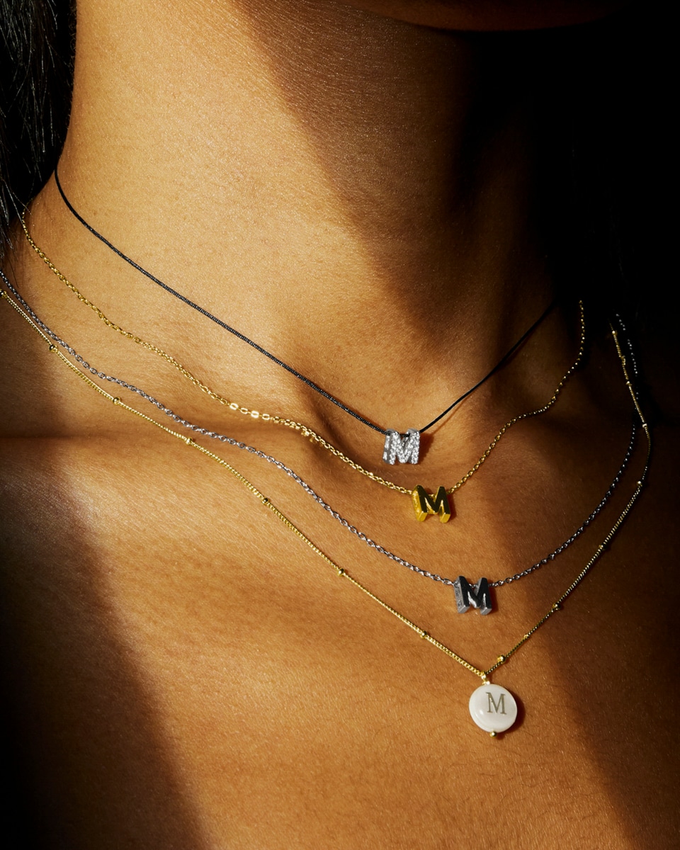 Colgante Letras acabado en rodio con circonita brillante Blanco-4