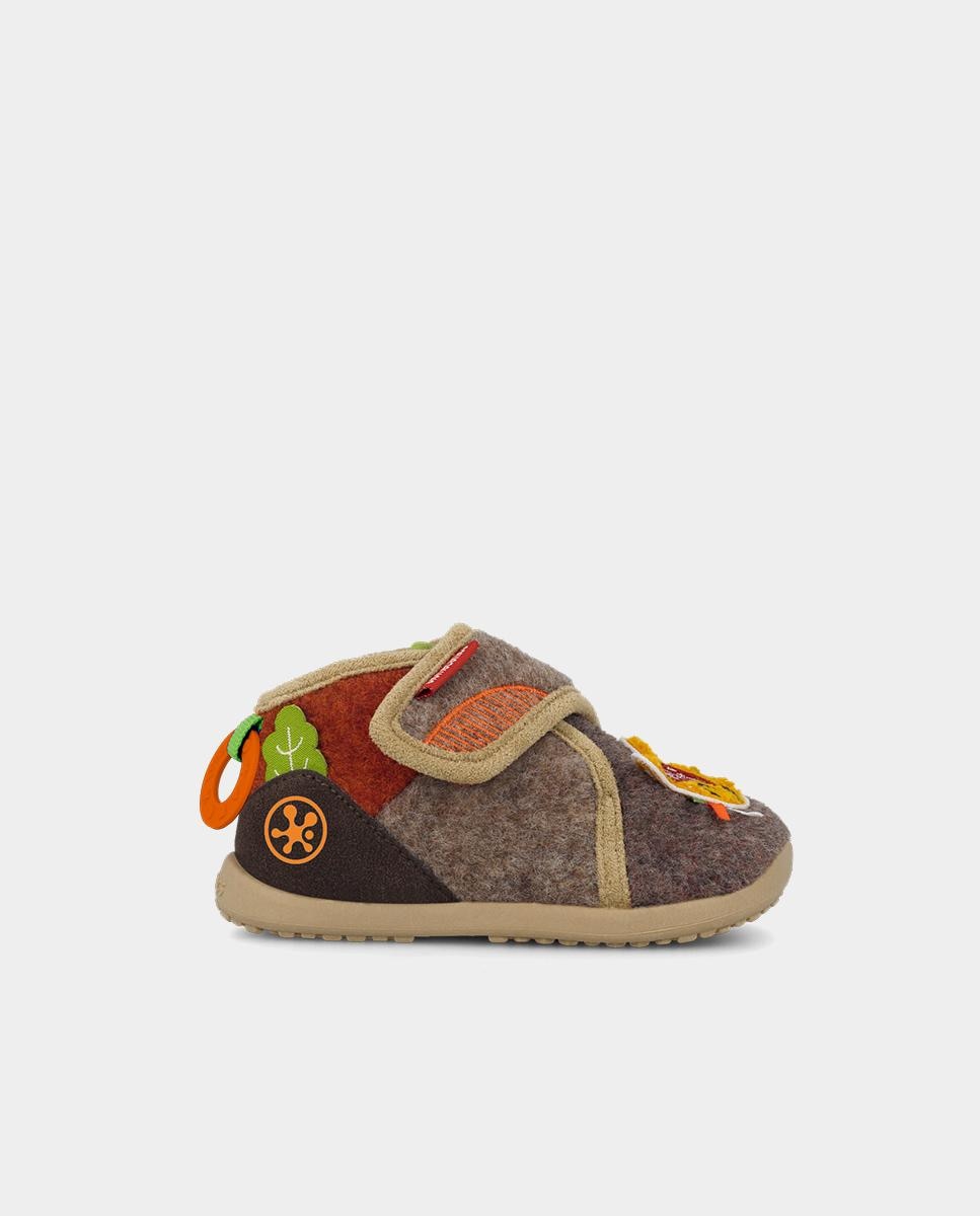 Imagen 0 de Zapatillas de casa barefoot de bebé niño en fieltro con cierre ajustable Marrón
