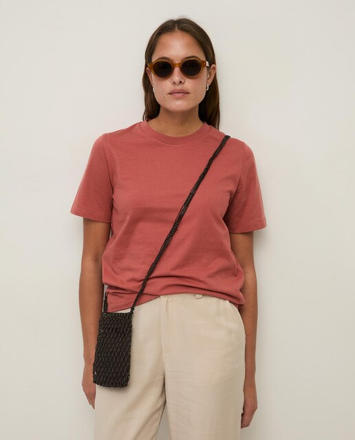 Imagen 0 de Camiseta de mujer de manga corta y cuello redondo