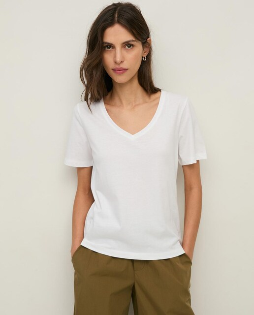 Imagen 0 de Camiseta de mujer de manga corta y cuello pico