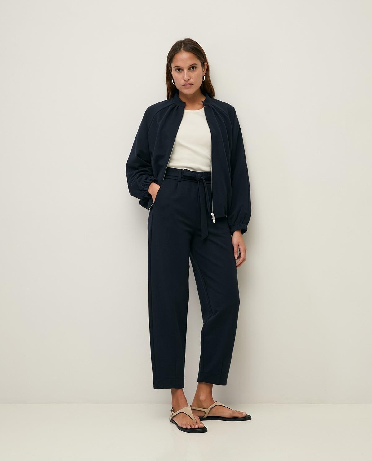 Yerse - Pantalones rectos de mujer con cinturón y bolsillos.